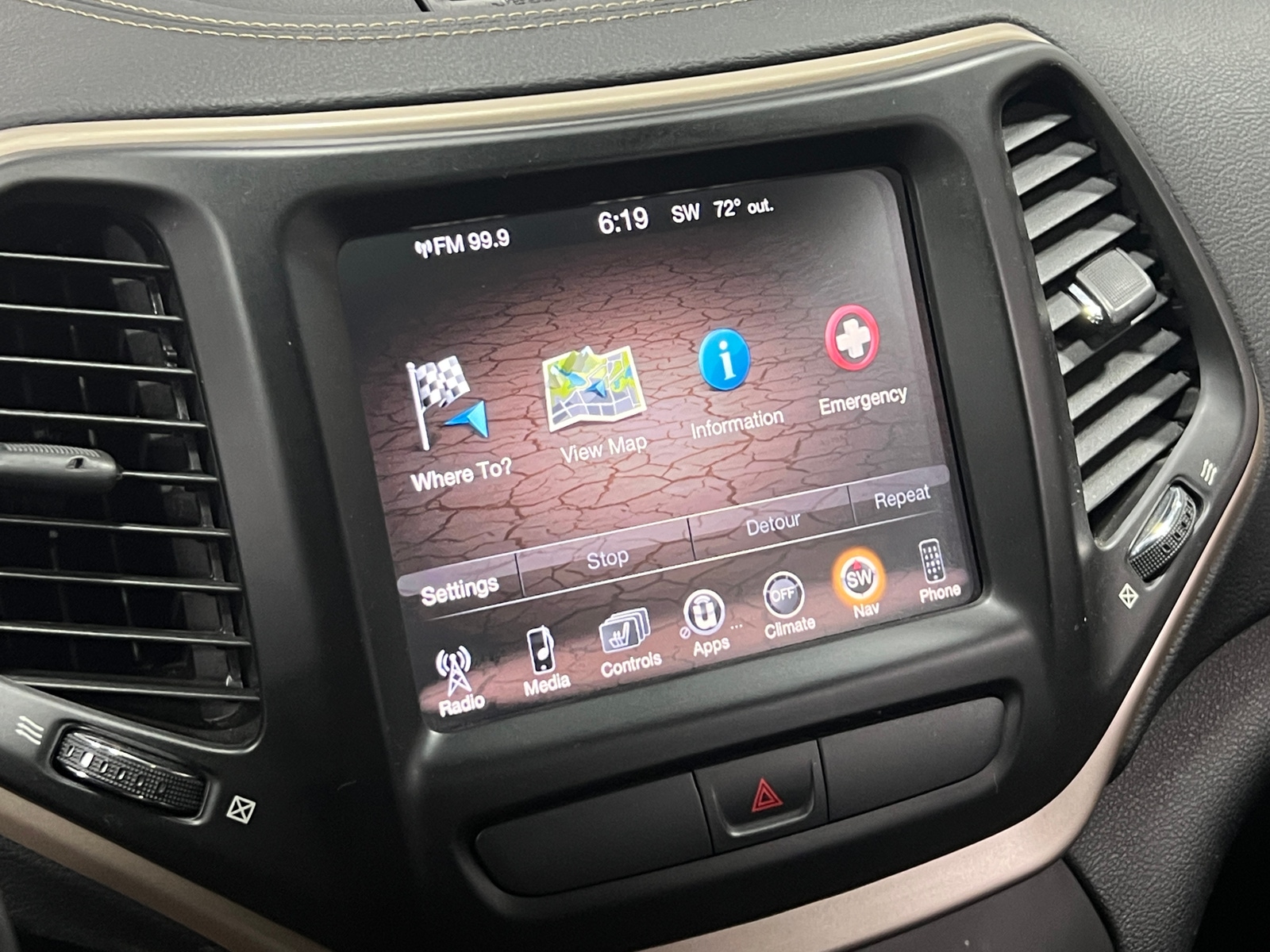 Thumbnail: 2016 Jeep Cherokee - 3