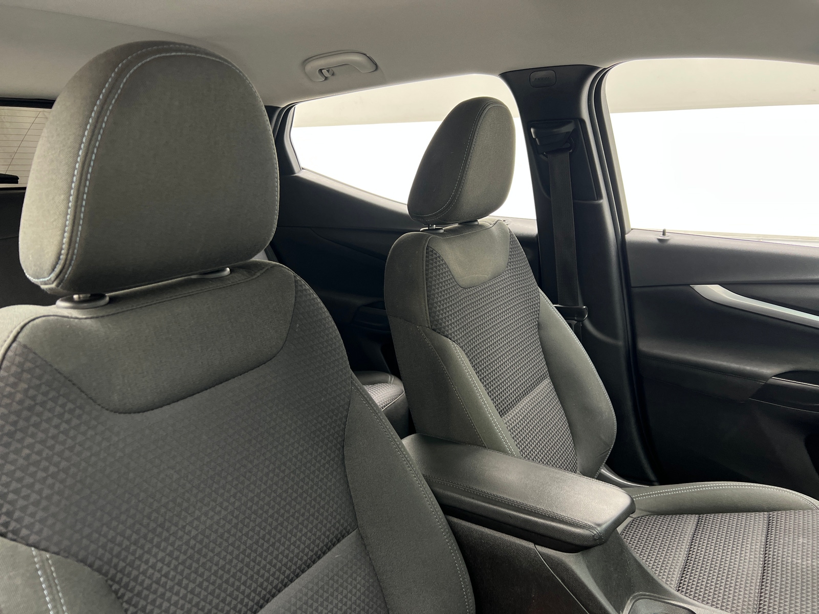 Thumbnail: 2023 Chevrolet Bolt EUV - 2