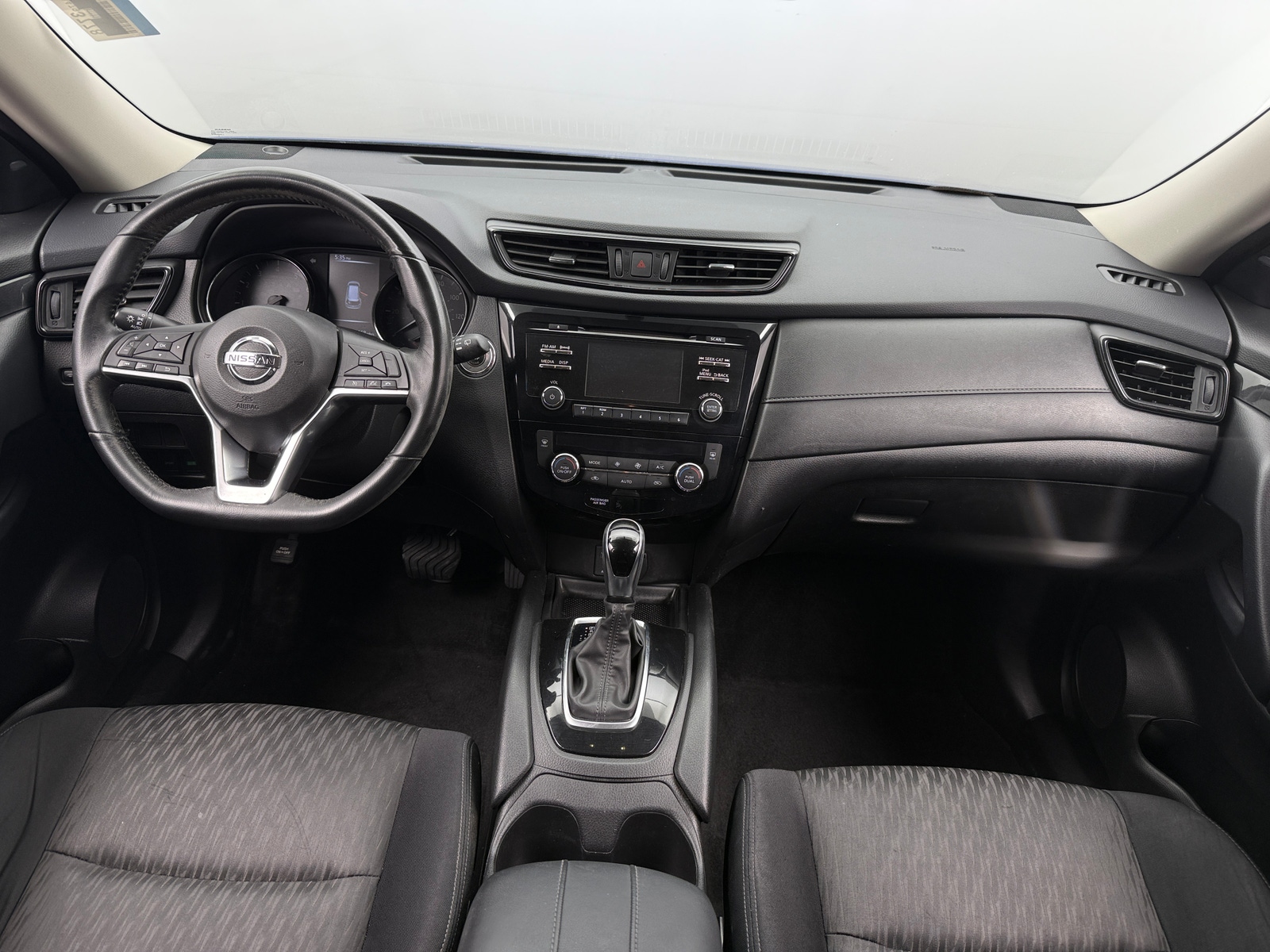 Thumbnail: 2017 Nissan Rogue - 3