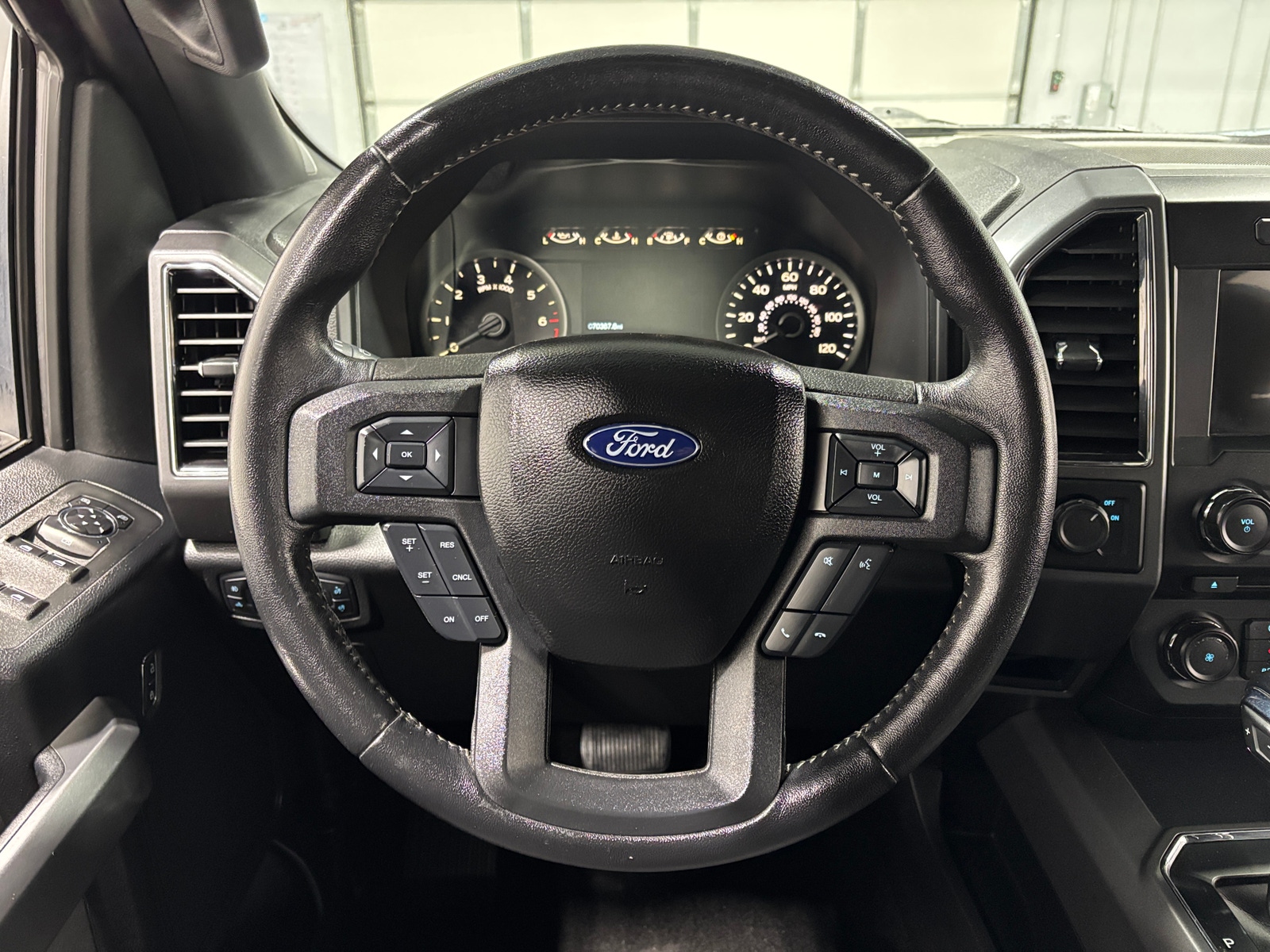 Thumbnail: 2018 Ford Econoline - 5