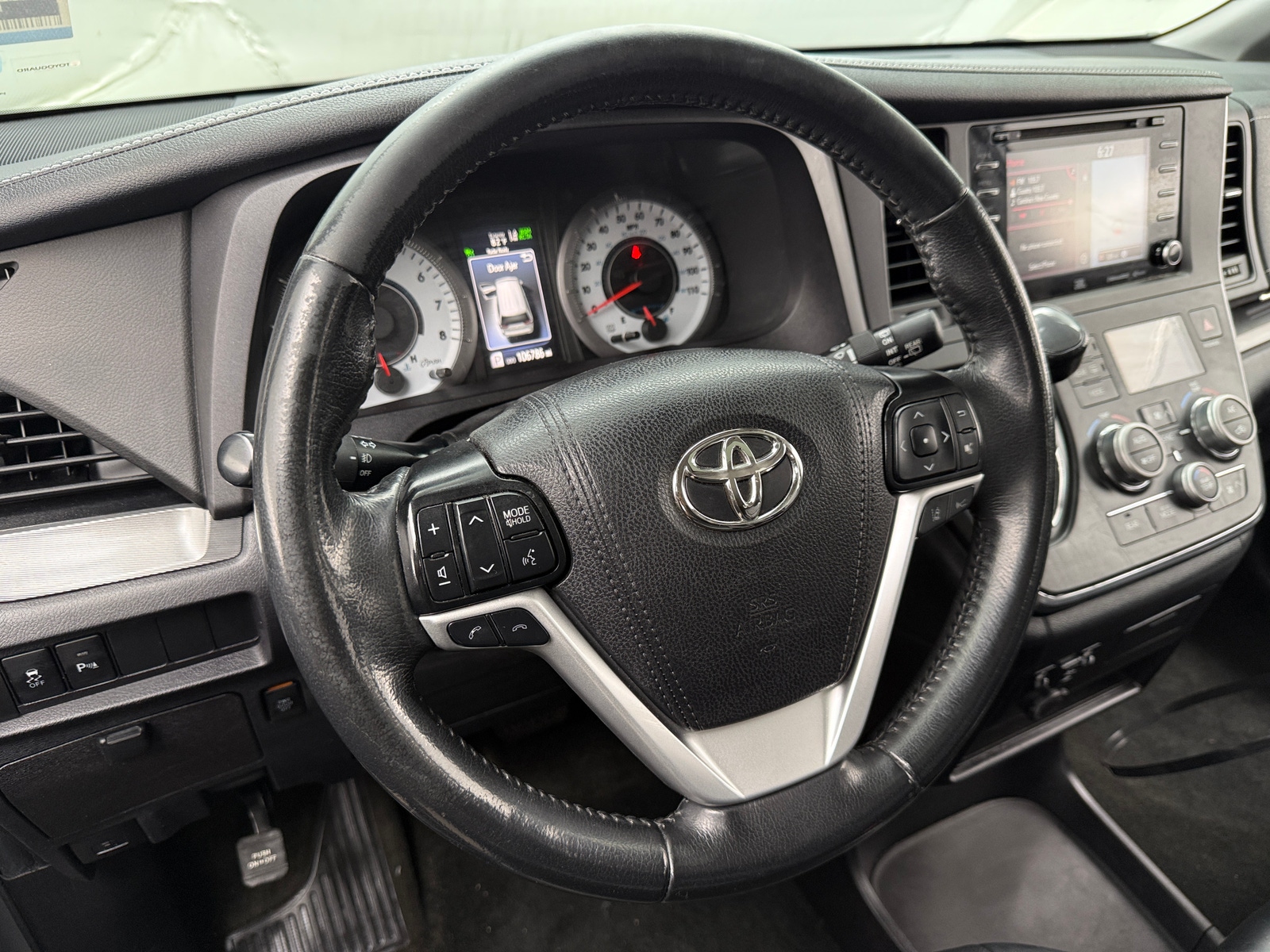 Thumbnail: 2019 Toyota Sienna - 4