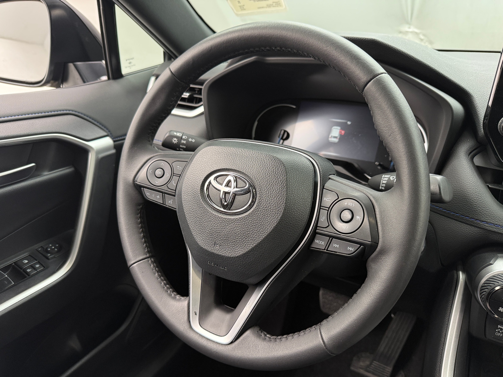 Thumbnail: 2023 Toyota RAV4 - 4