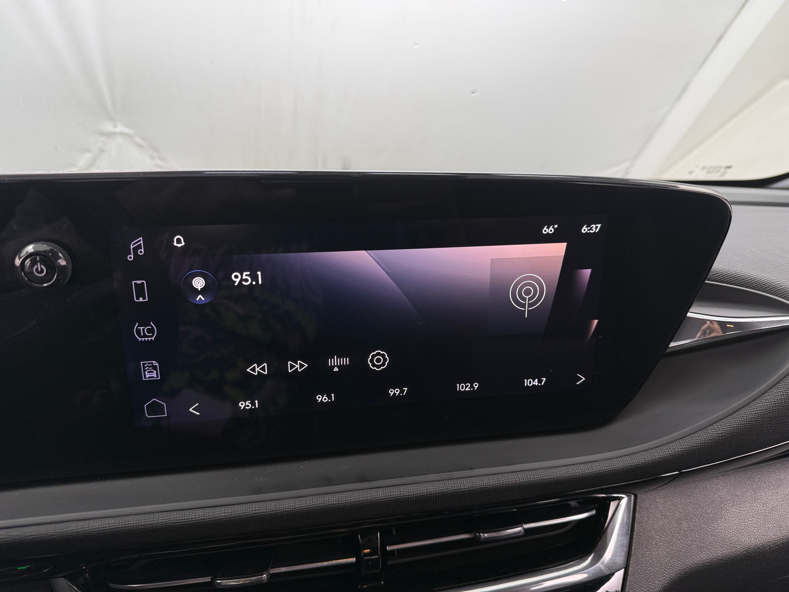 Thumbnail: 2025 Buick Envista - 3