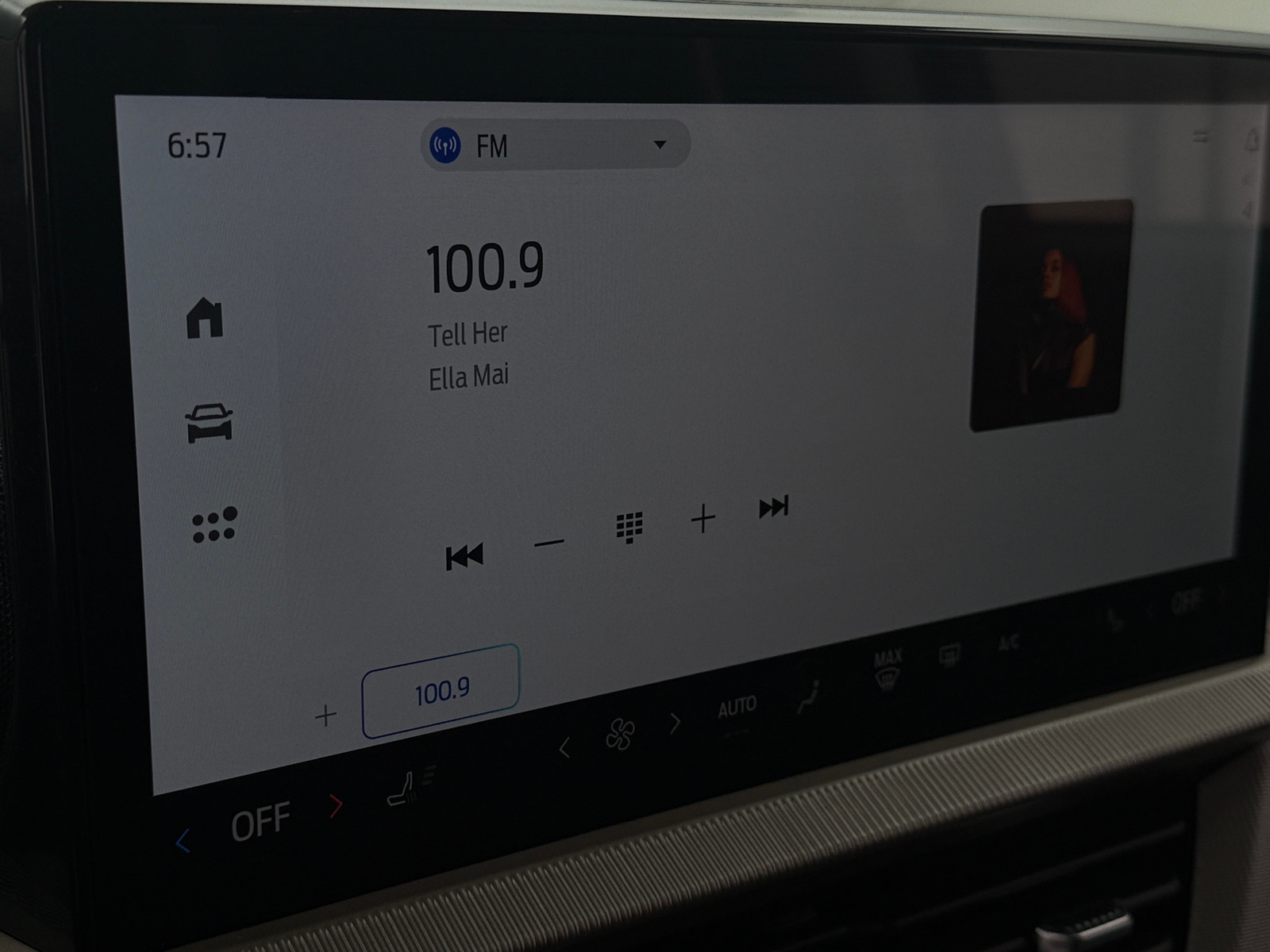 Thumbnail: 2025 Ford Explorer - 4