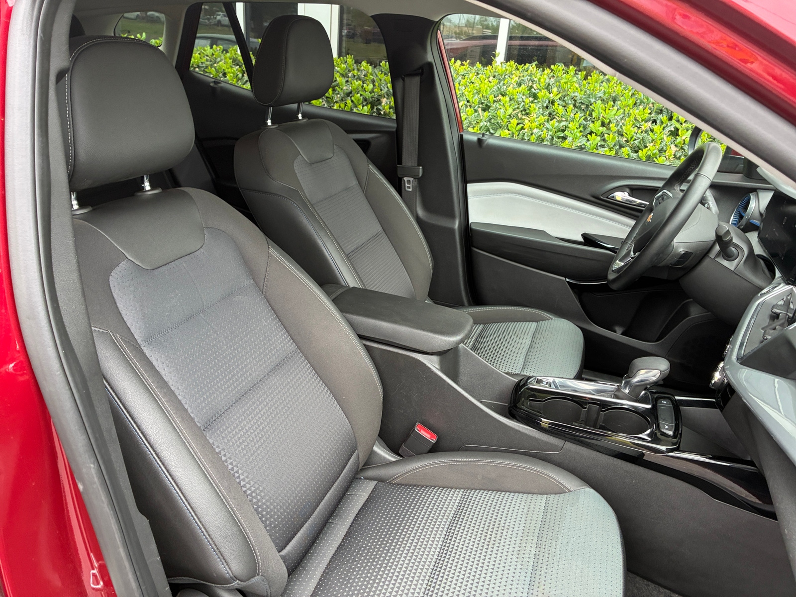 Thumbnail: 2025 Chevrolet Trax - 2