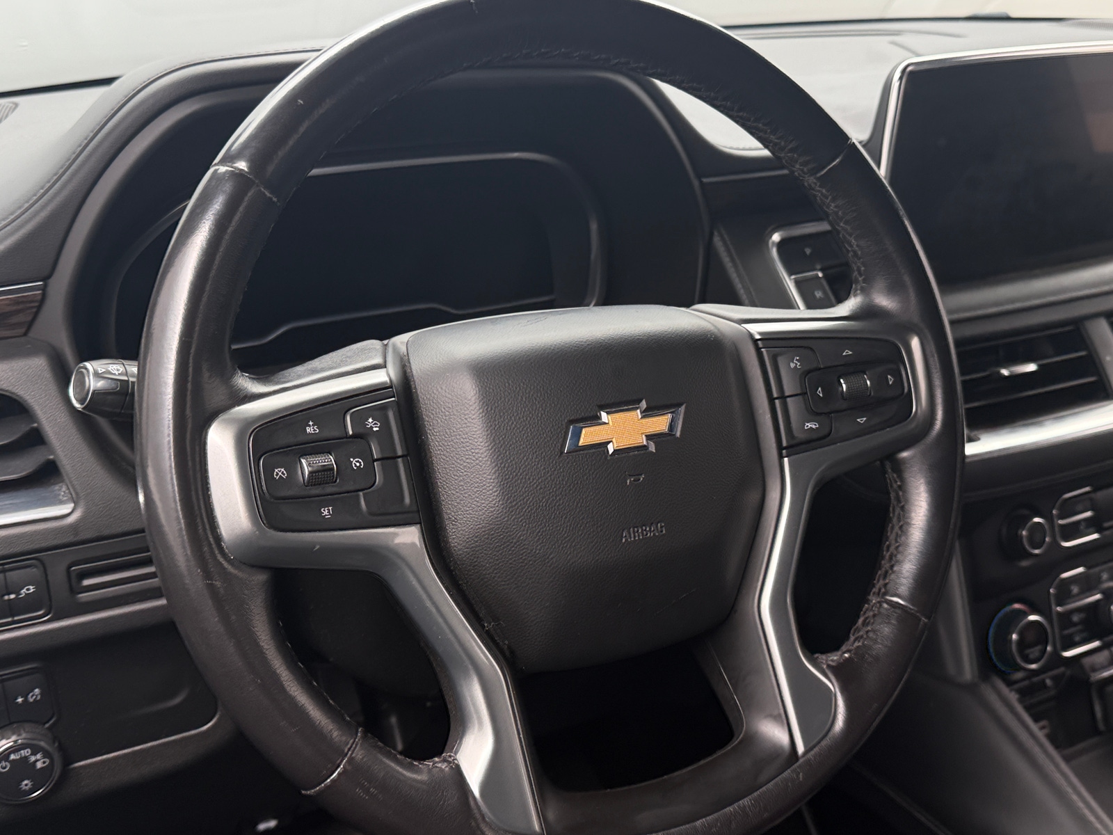 Thumbnail: 2022 Chevrolet Suburban - 4