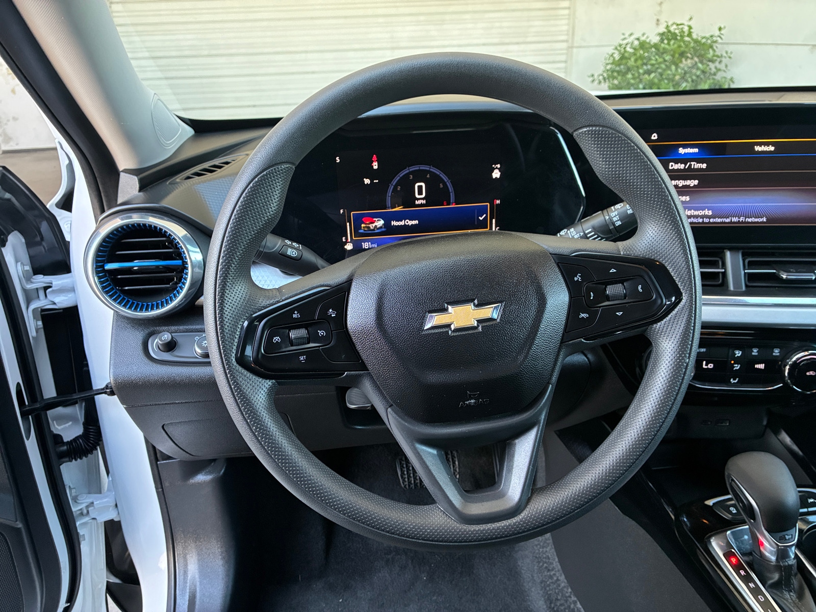 Thumbnail: 2025 Chevrolet Trax - 5