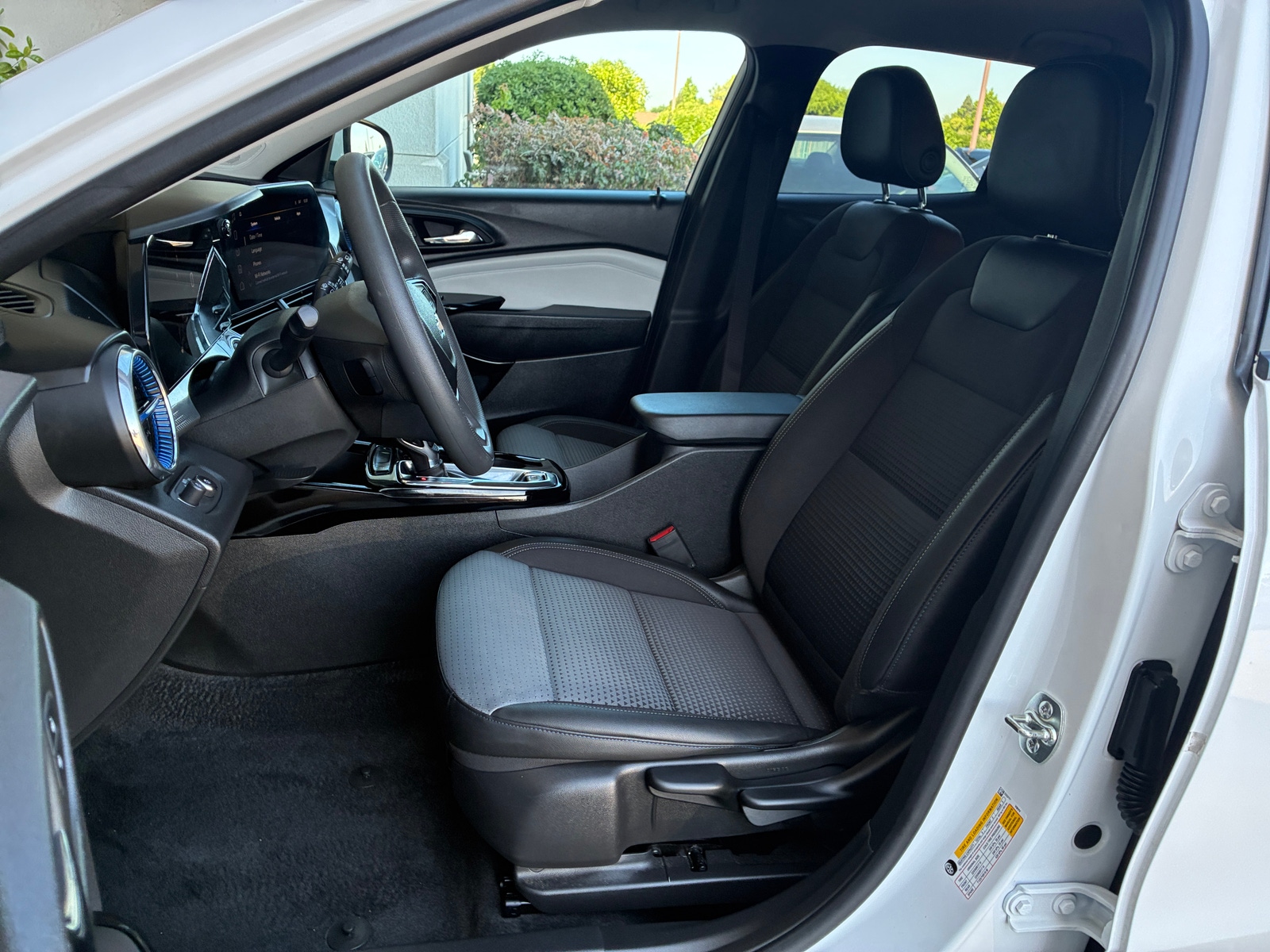 Thumbnail: 2025 Chevrolet Trax - 2