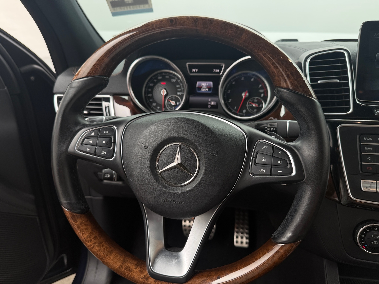 Thumbnail: 2016 Mercedes-Benz GLE - 4