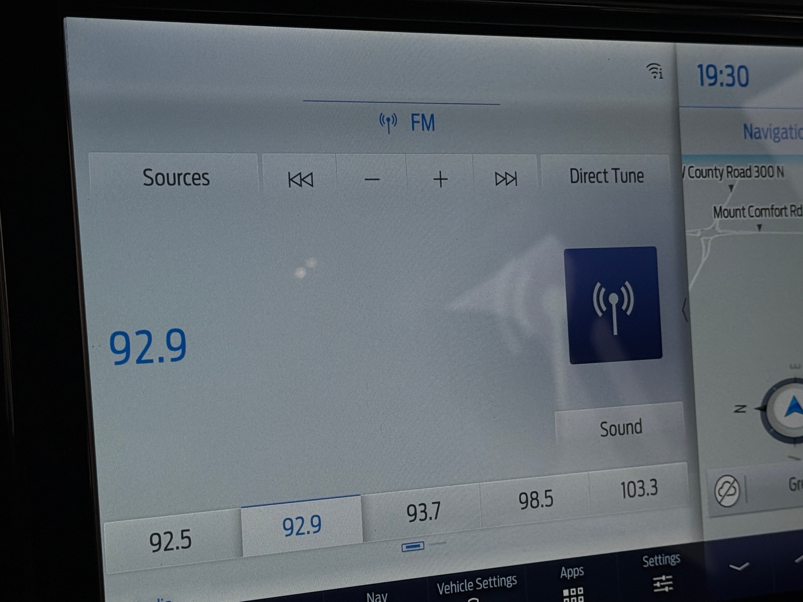 Thumbnail: 2022 Ford Econoline - 3