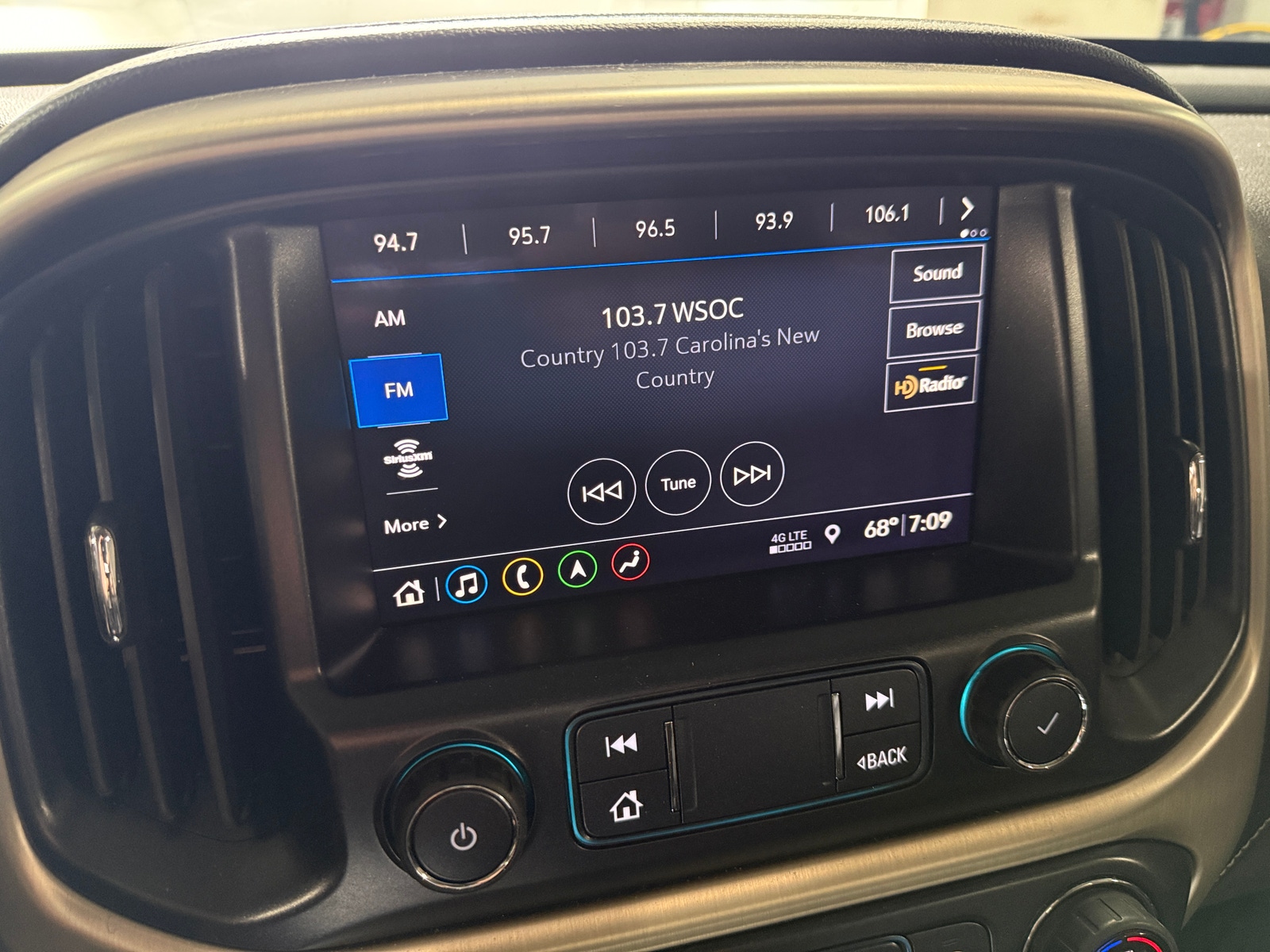 Thumbnail: 2019 GMC Canyon - 3