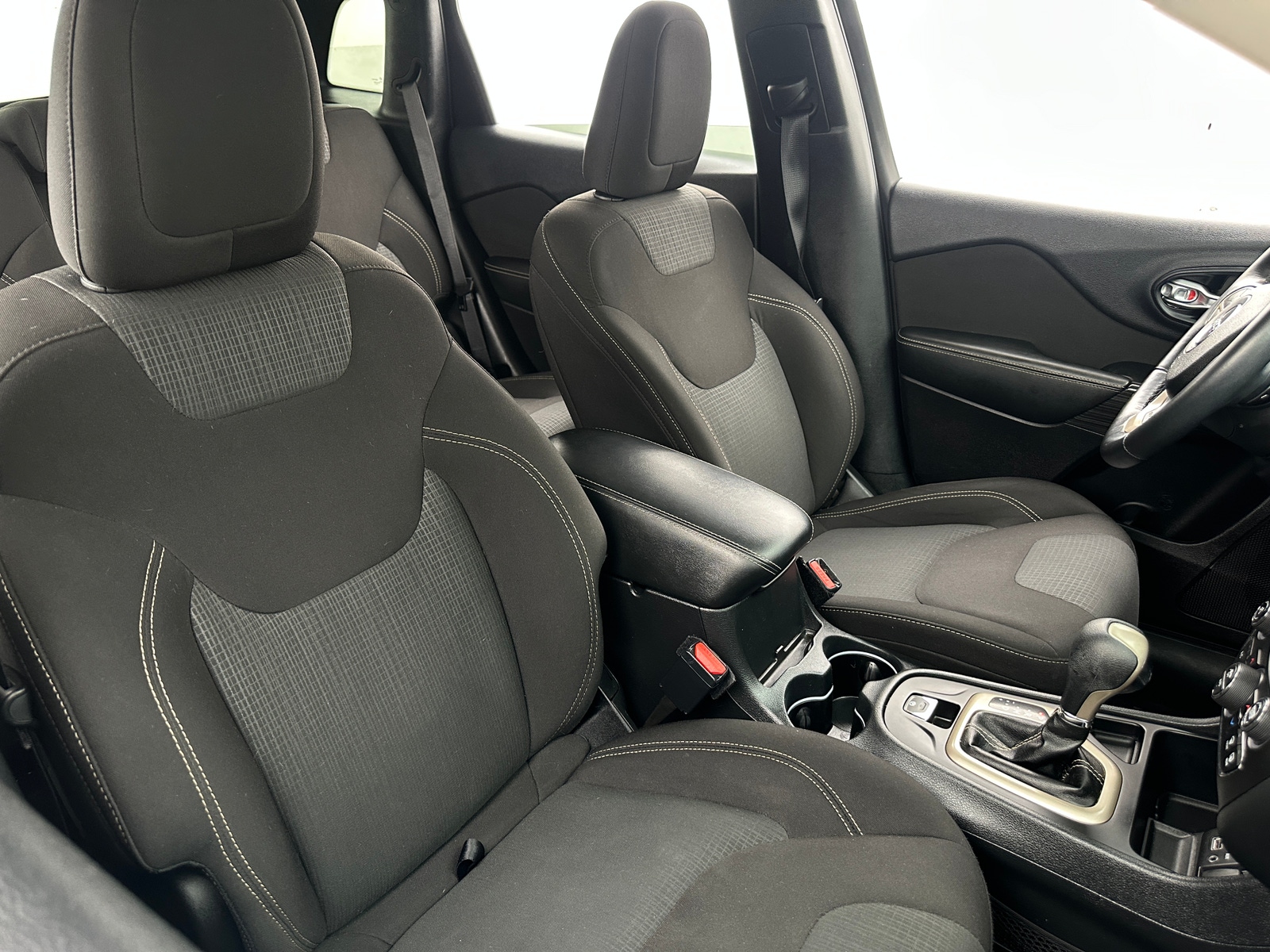 Thumbnail: 2016 Jeep Cherokee - 2