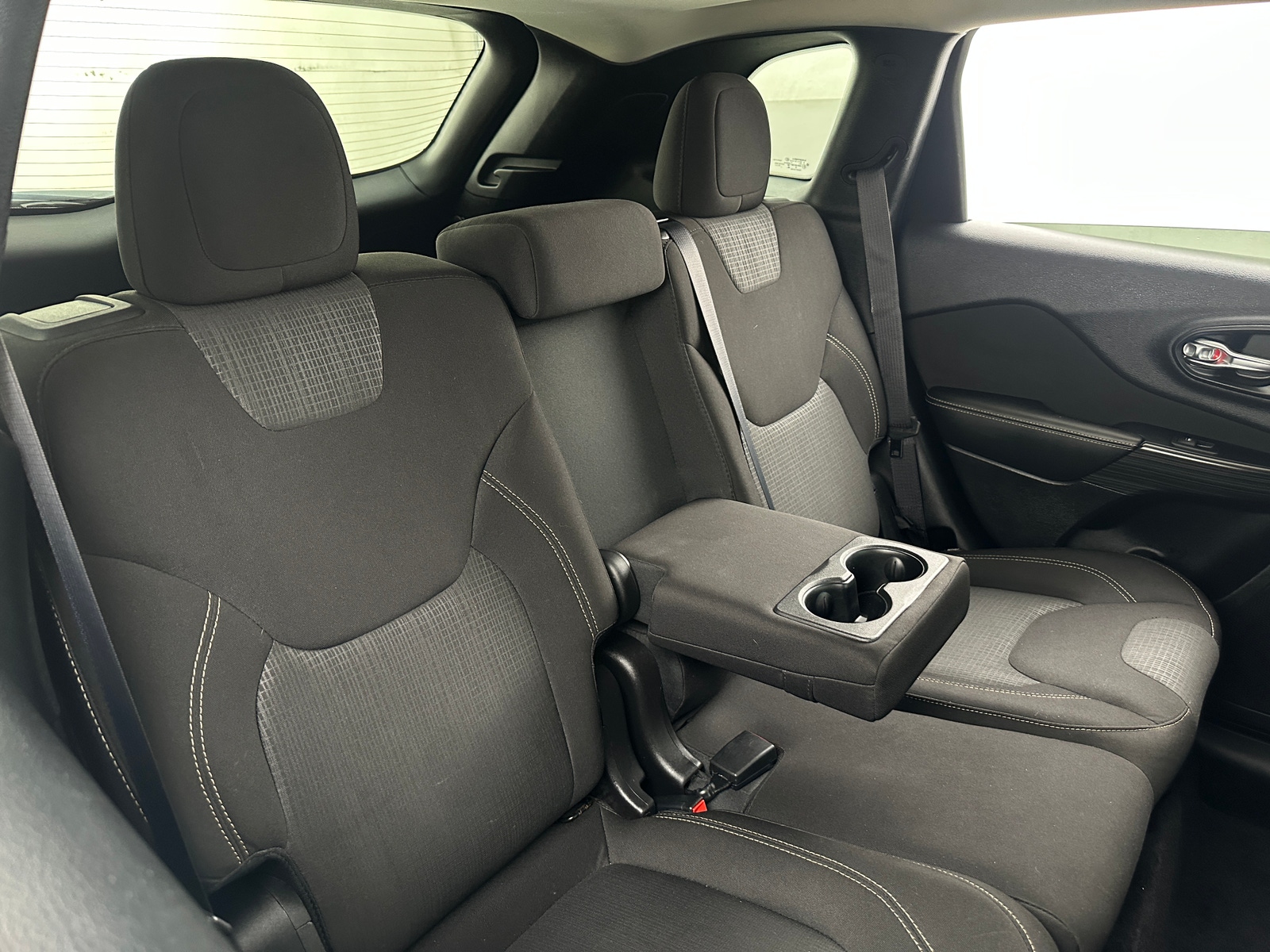 Thumbnail: 2016 Jeep Cherokee - 6