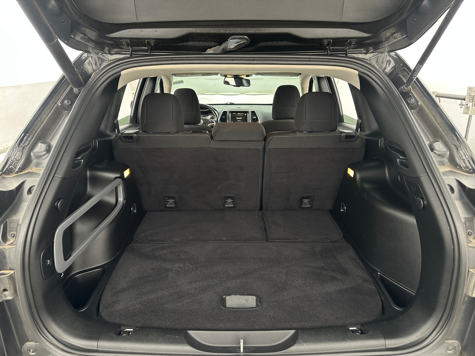 Thumbnail: 2016 Jeep Cherokee - 7