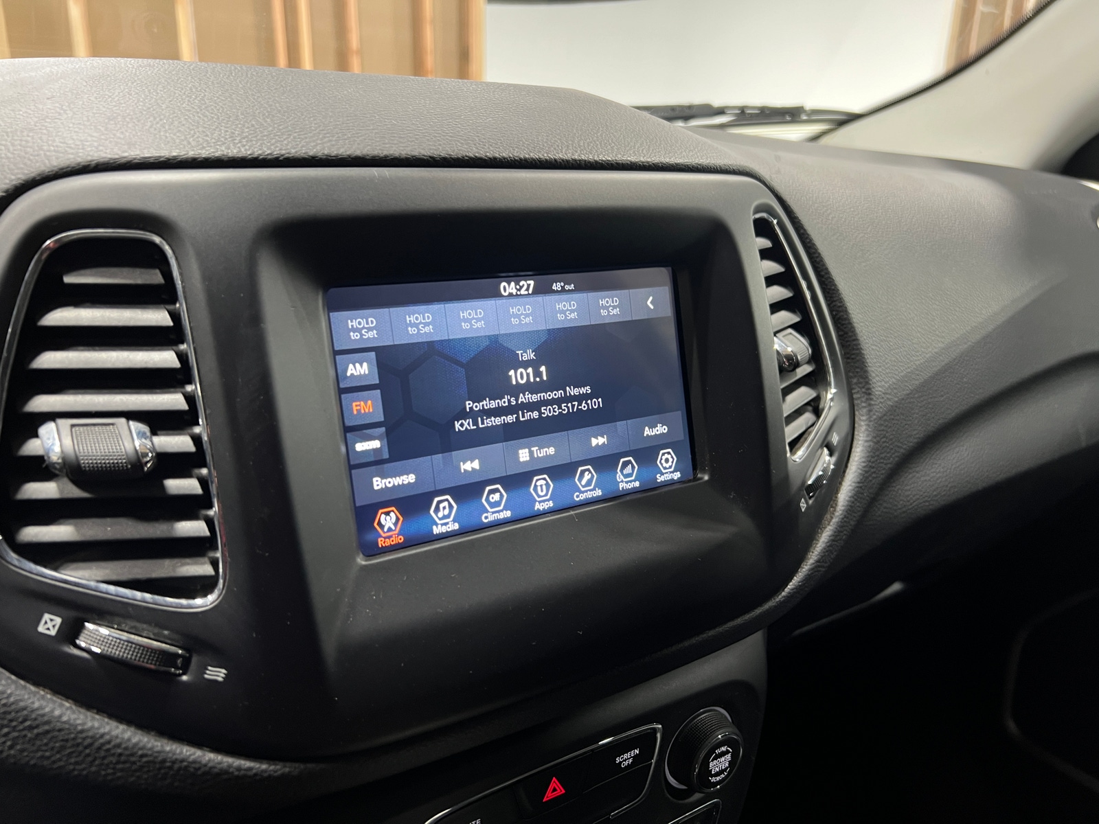 Thumbnail: 2018 Jeep Compass - 3