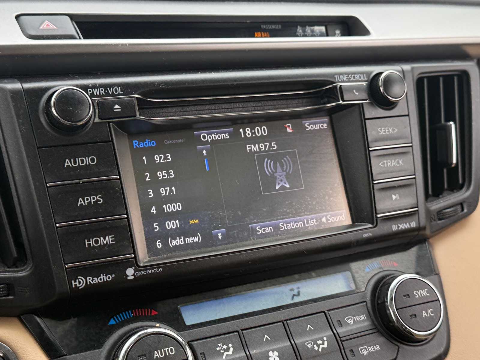 Thumbnail: 2018 Toyota RAV4 - 4