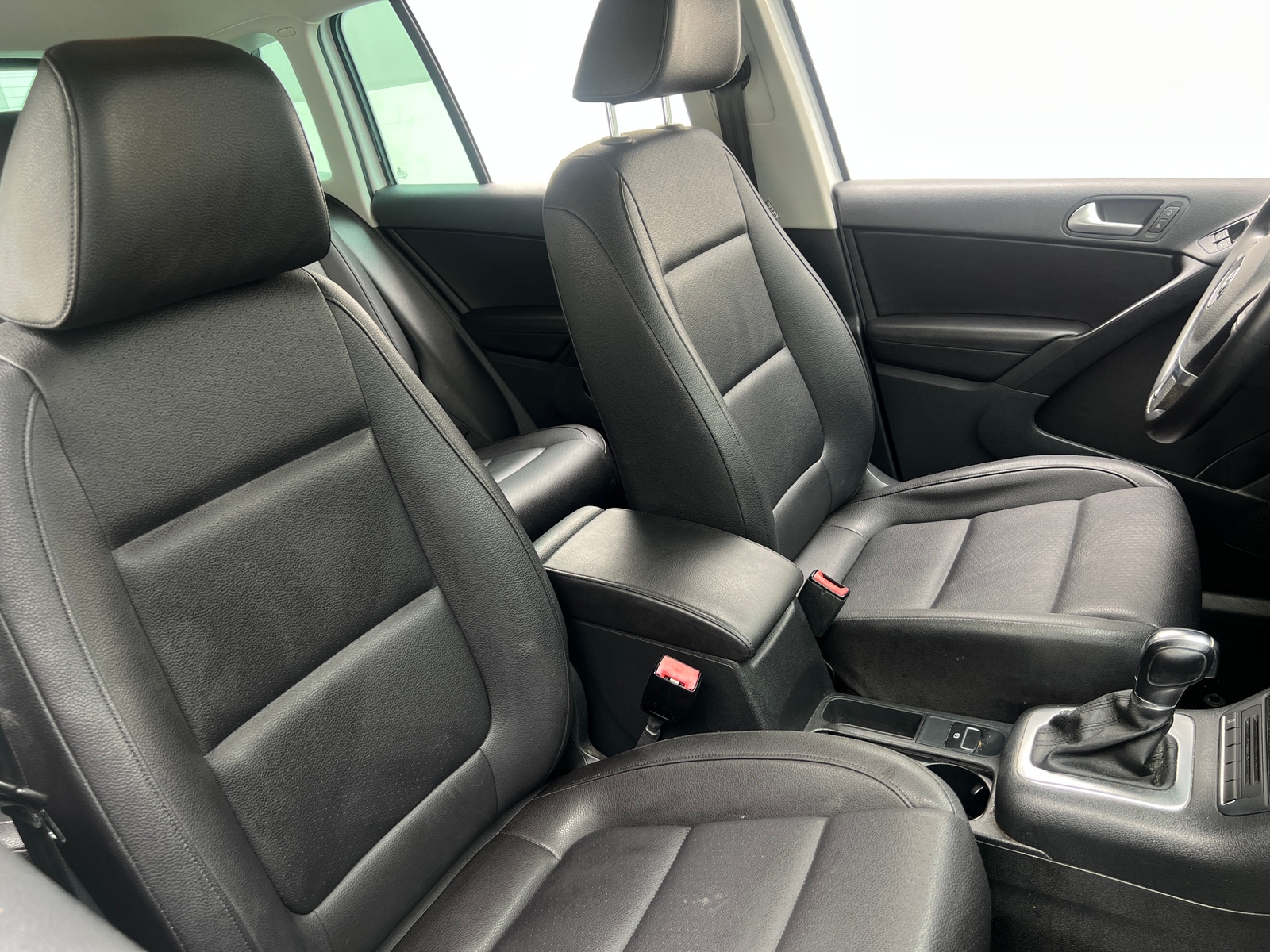 Thumbnail: 2014 Volkswagen Tiguan - 2