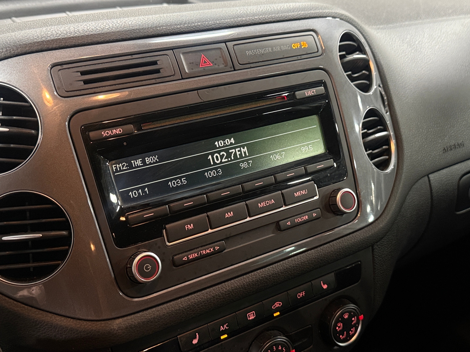 Thumbnail: 2014 Volkswagen Tiguan - 4