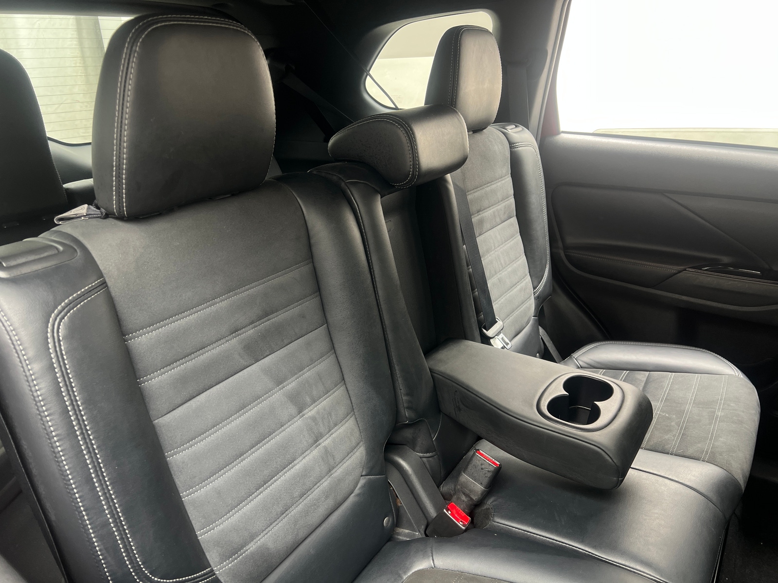 Thumbnail: 2019 Mitsubishi Outlander - 6