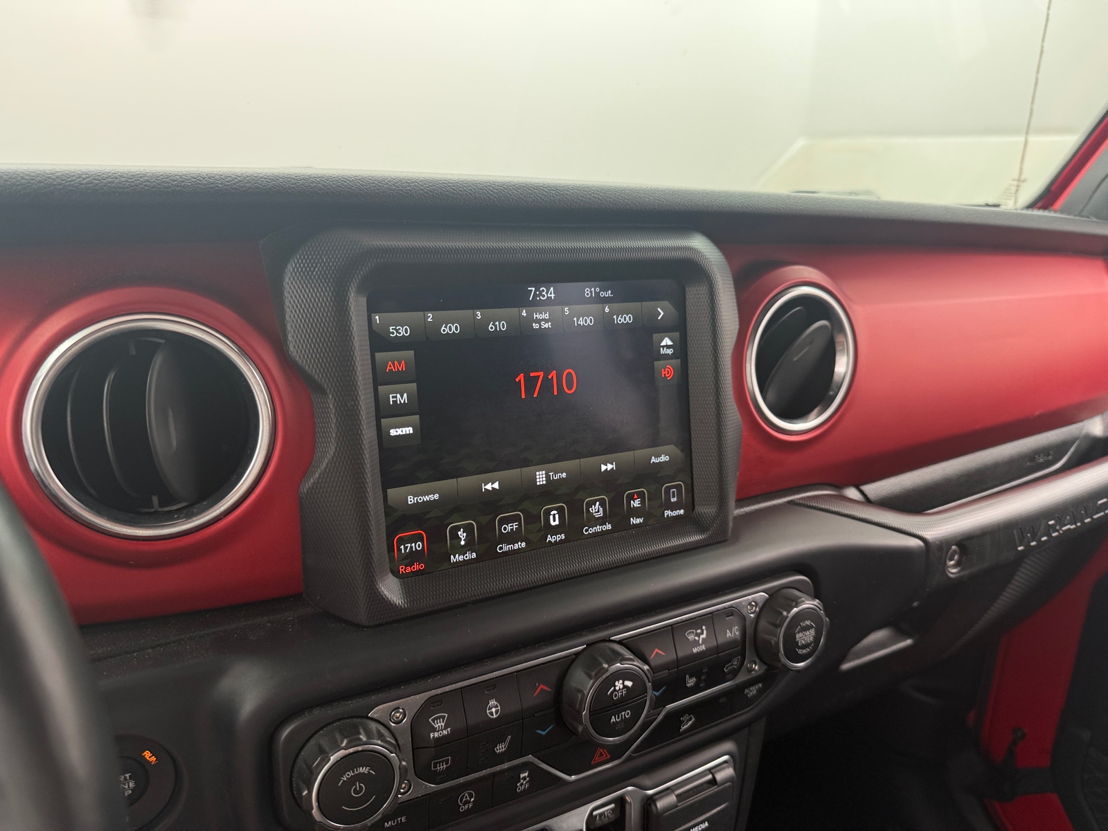 Thumbnail: 2019 Jeep Wrangler - 4