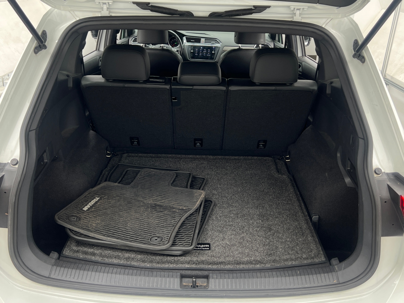 Thumbnail: 2020 Volkswagen Tiguan - 6