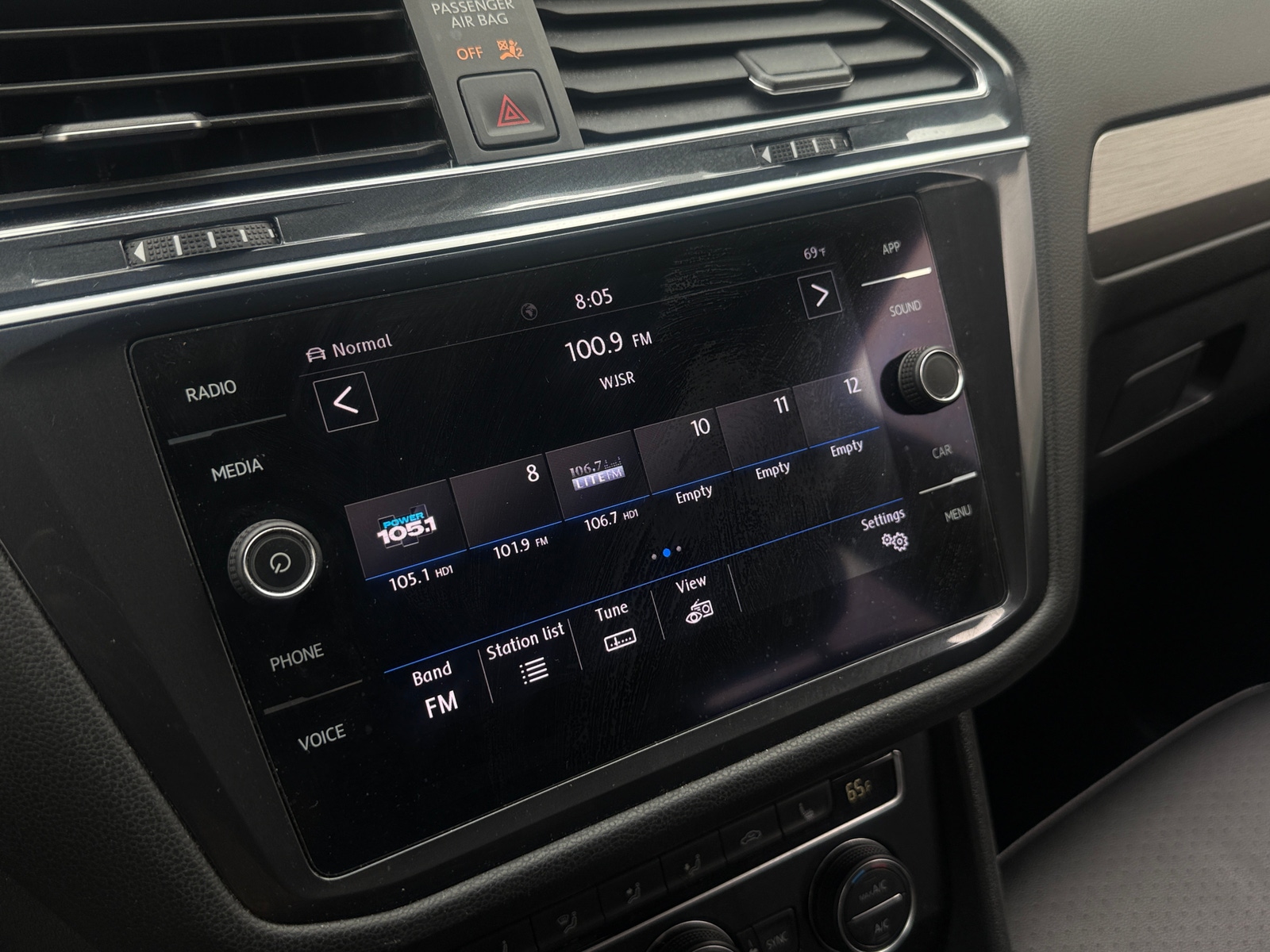 Thumbnail: 2020 Volkswagen Tiguan - 3