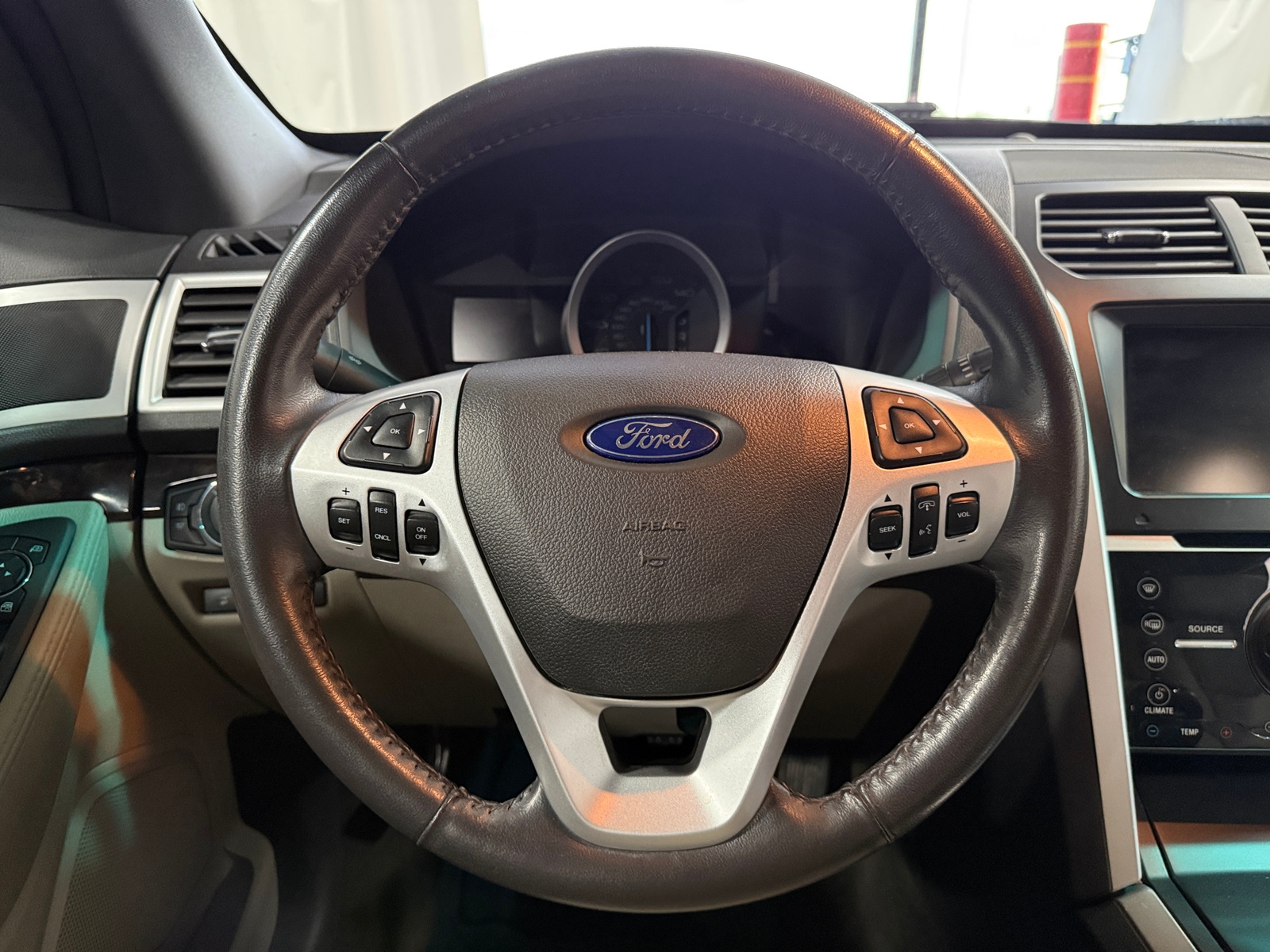 Thumbnail: 2015 Ford Explorer - 4