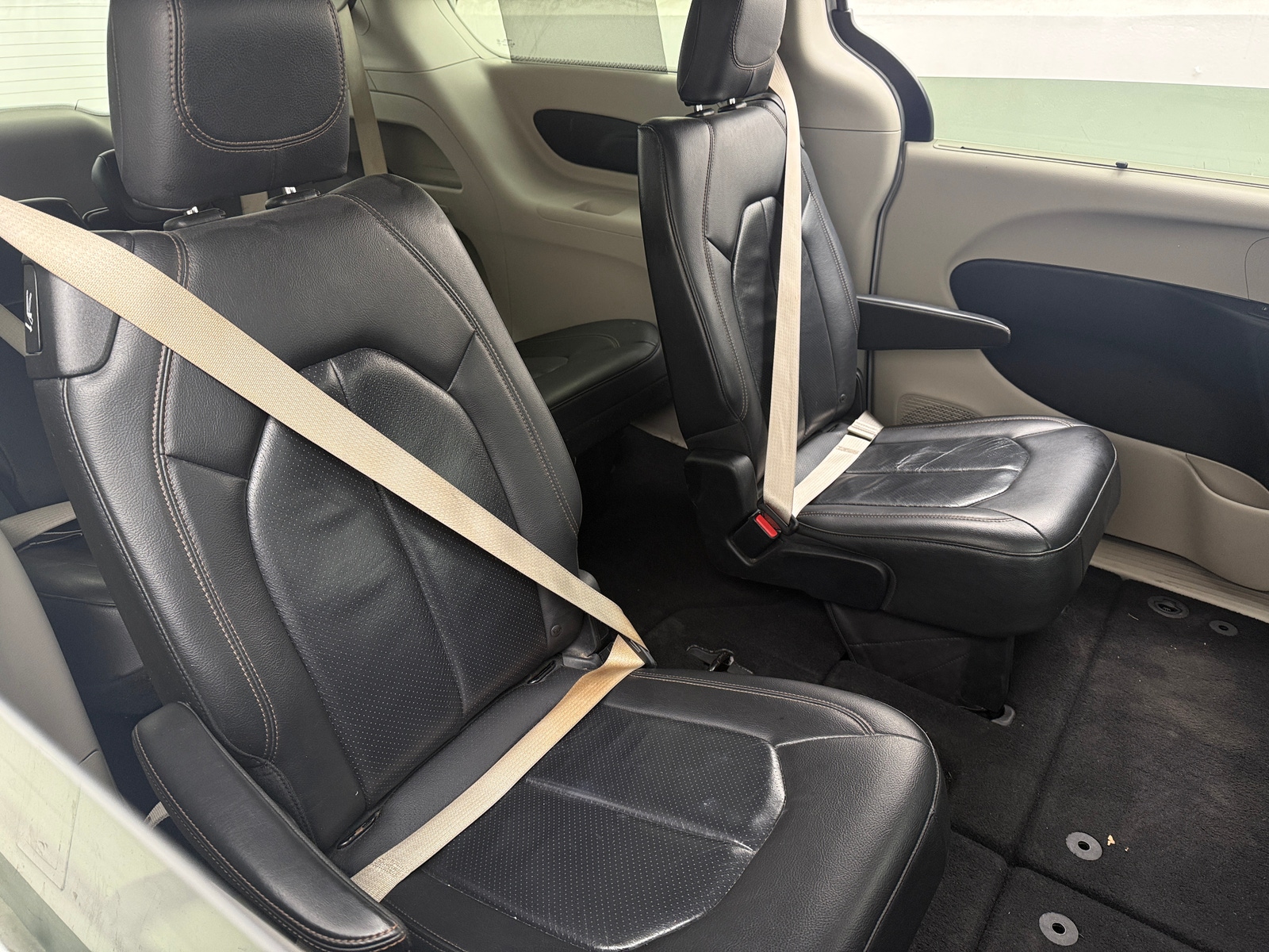 Thumbnail: 2018 Chrysler Pacifica - 5