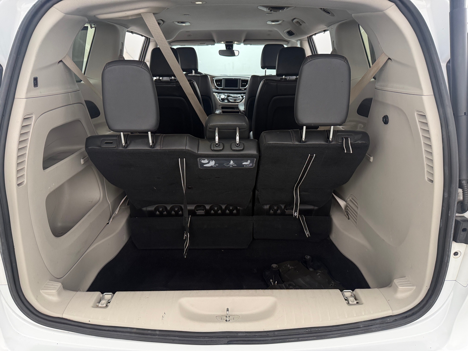 Thumbnail: 2018 Chrysler Pacifica - 6