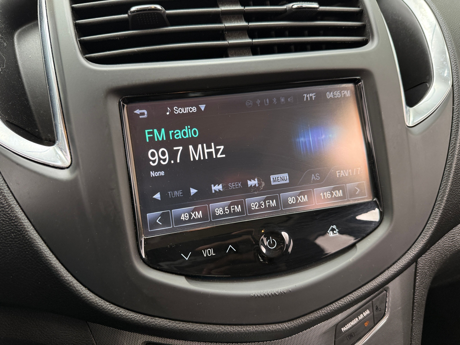 Thumbnail: 2015 Chevrolet Trax - 3