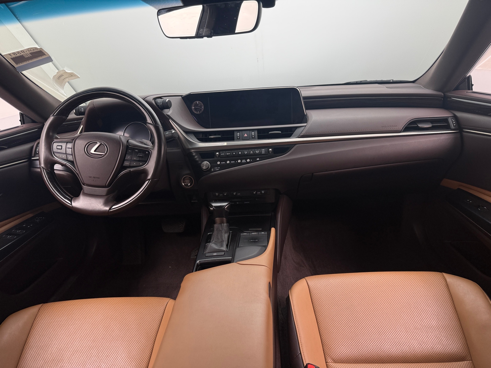 Thumbnail: 2021 Lexus ES - 2