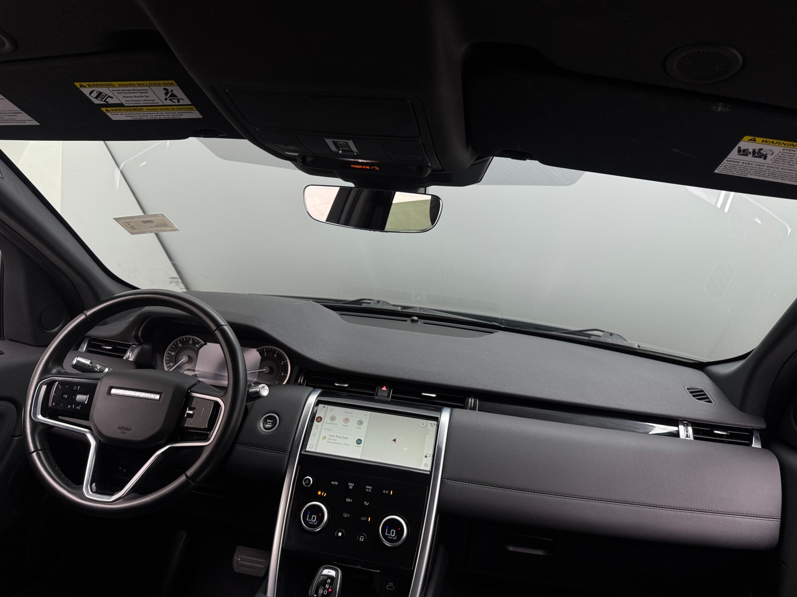 Thumbnail: 2022 Land Rover Discovery Sport - 2