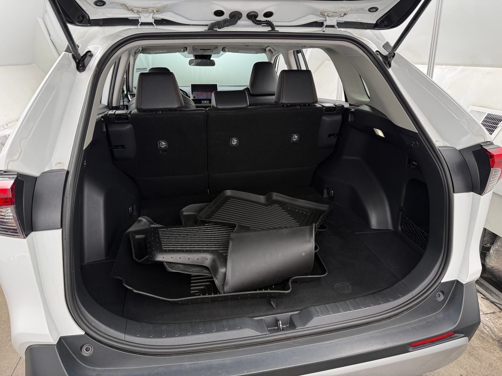 Thumbnail: 2024 Toyota RAV4 - 6