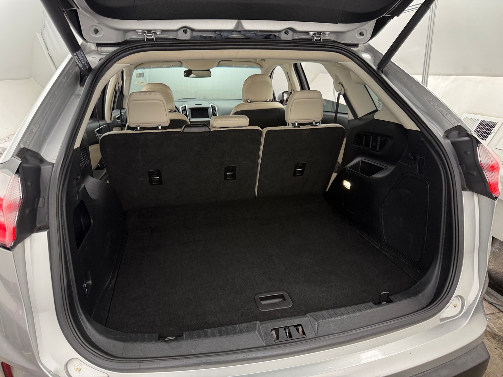 Thumbnail: 2019 Ford Edge - 6