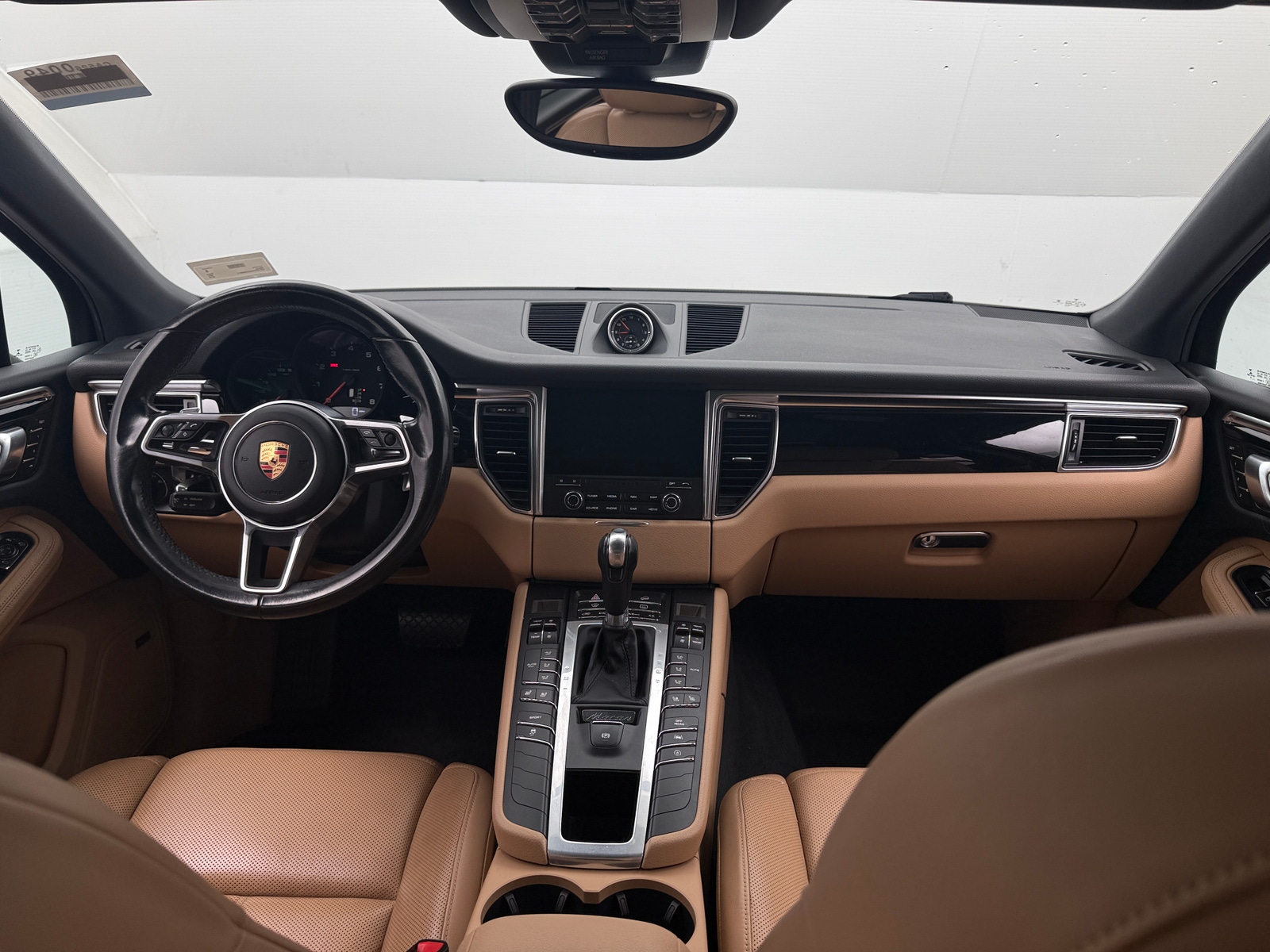 Thumbnail: 2018 Porsche Macan - 2