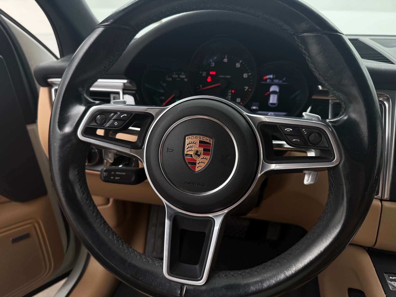 Thumbnail: 2018 Porsche Macan - 4
