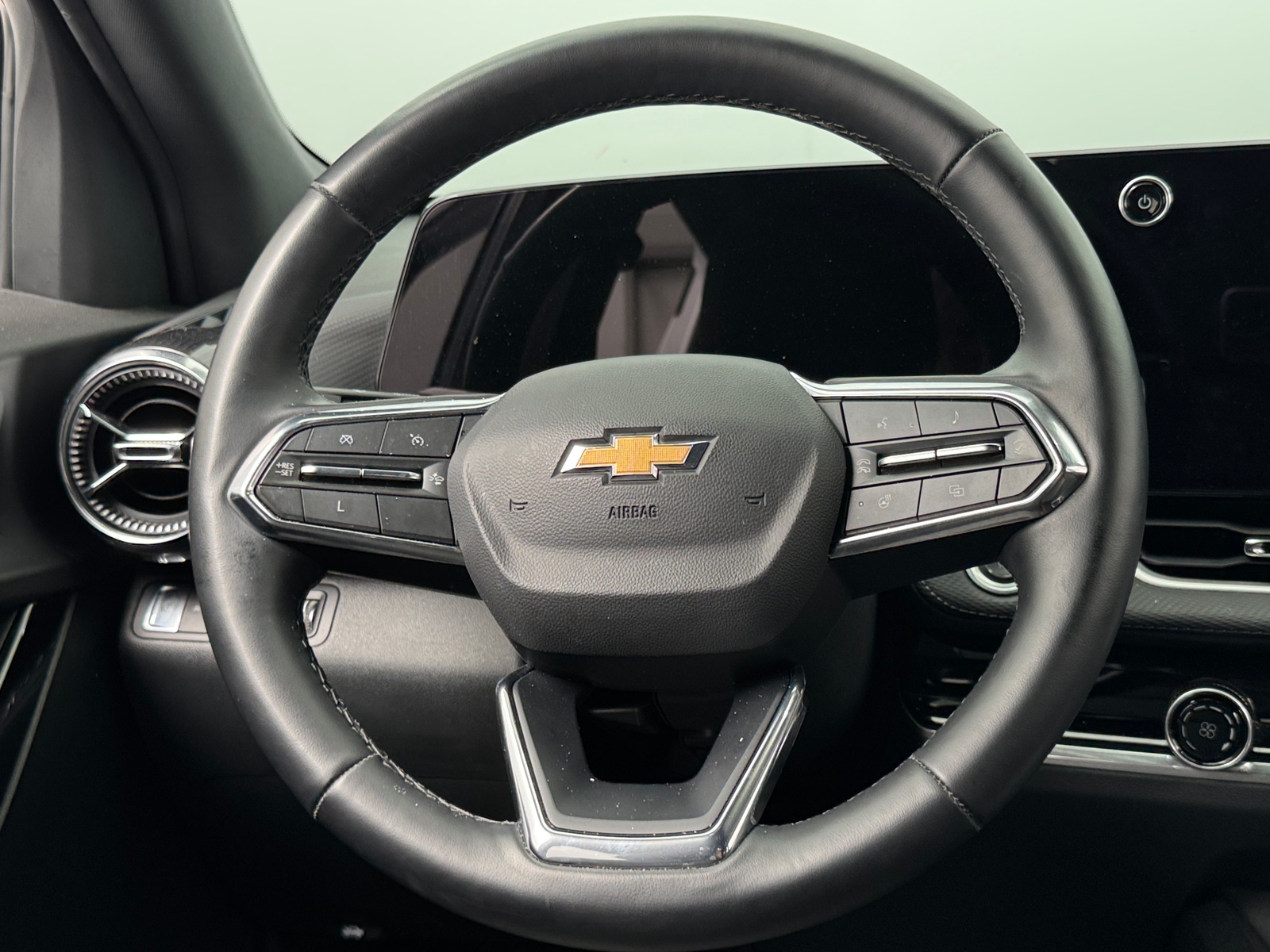 Thumbnail: 2025 Chevrolet Equinox - 5