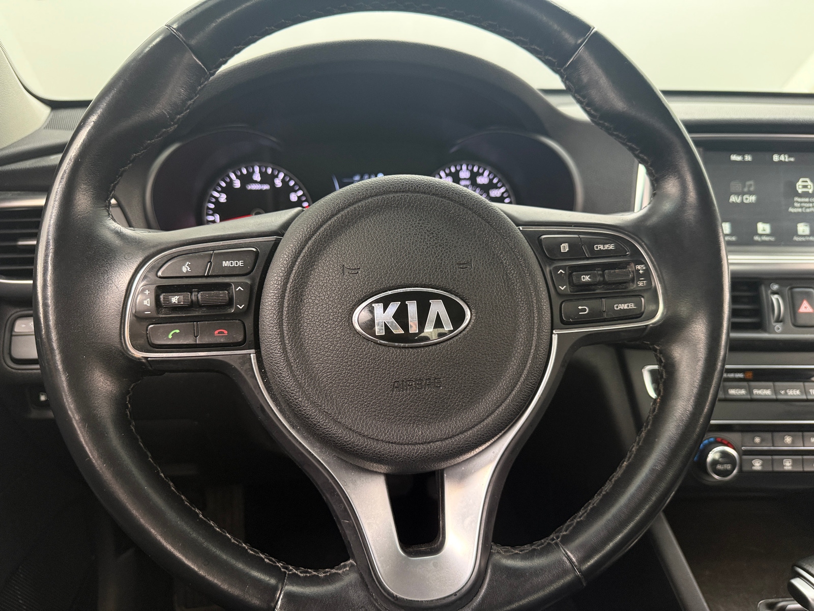 Thumbnail: 2017 Kia Optima - 4