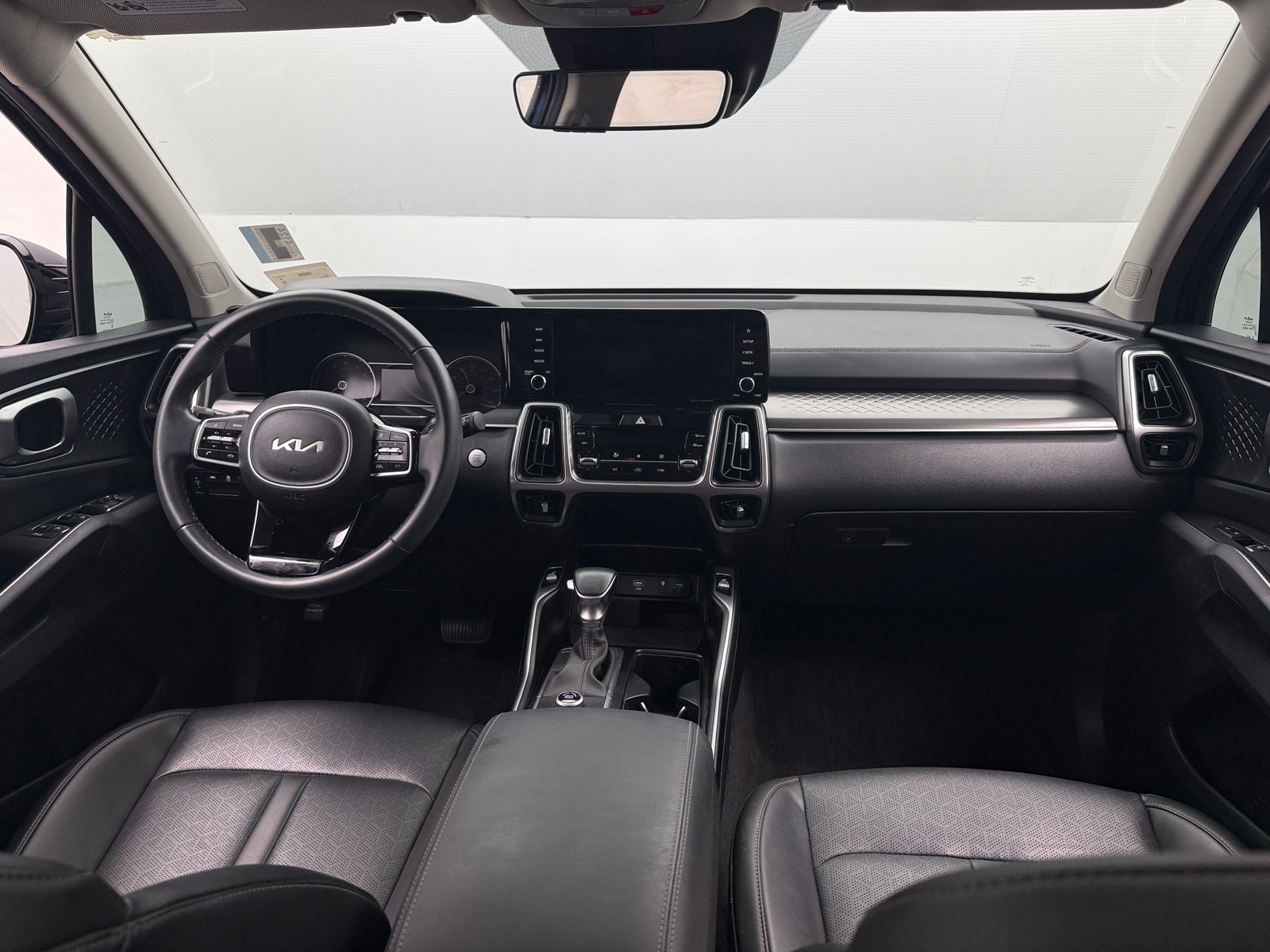 Thumbnail: 2023 Kia Sorento - 2