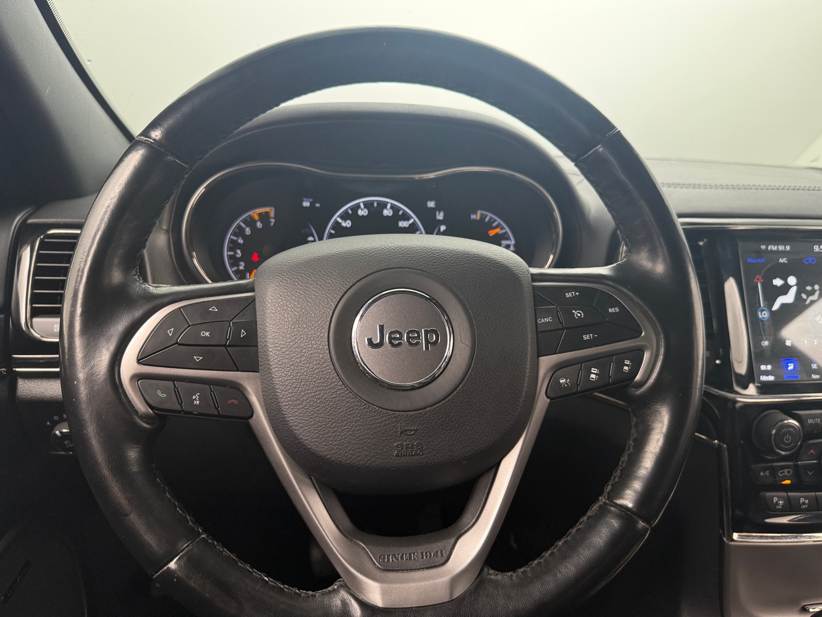 Thumbnail: 2020 Jeep Grand Cherokee - 4