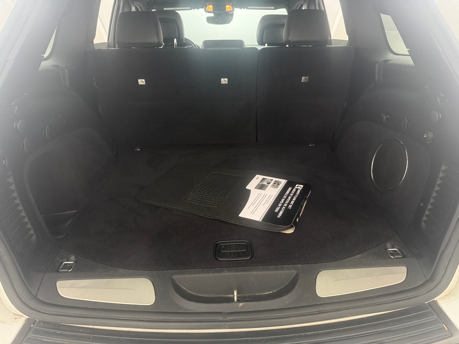 Thumbnail: 2020 Jeep Grand Cherokee - 6