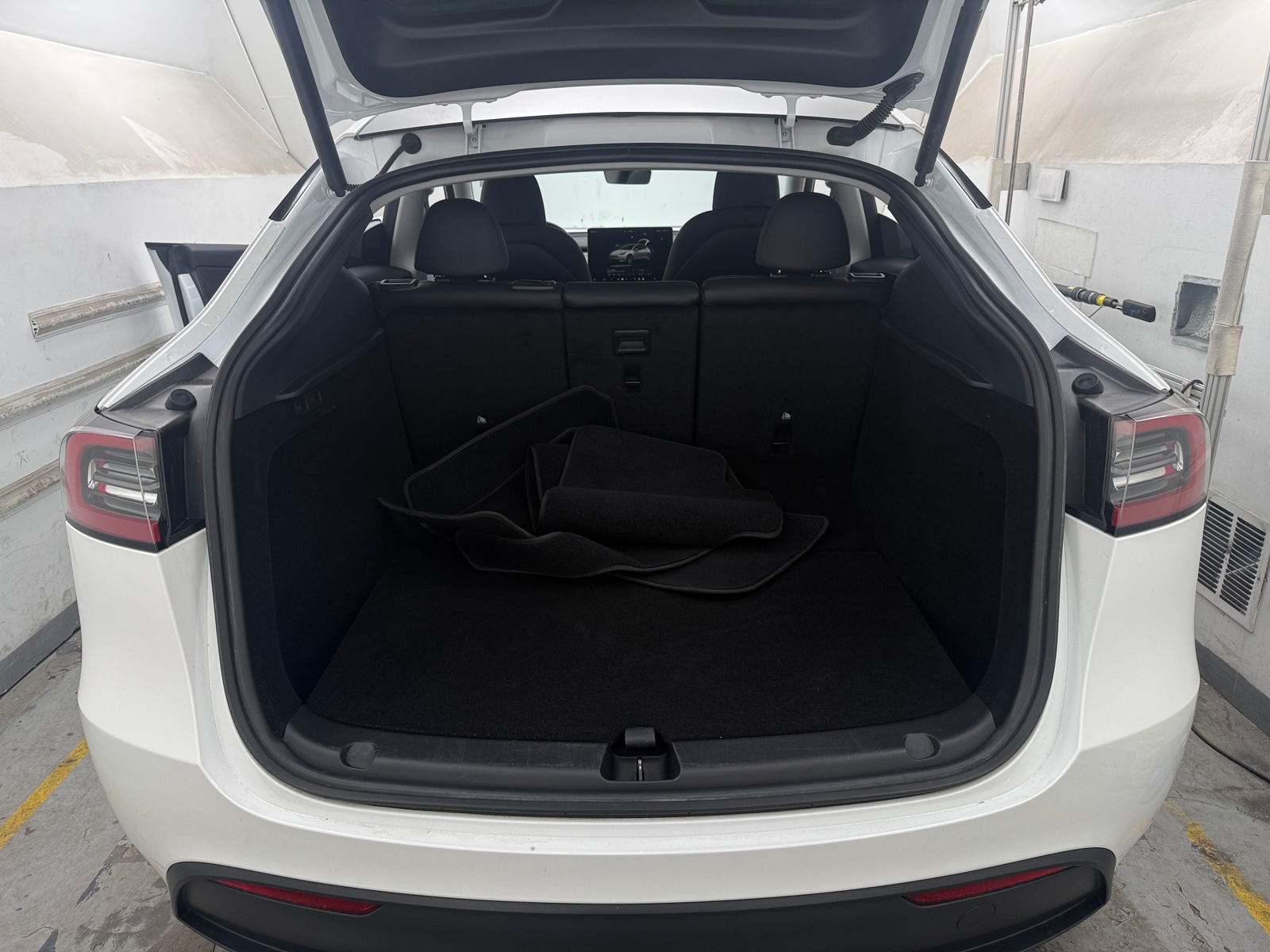 Thumbnail: 2023 Tesla Model Y - 6