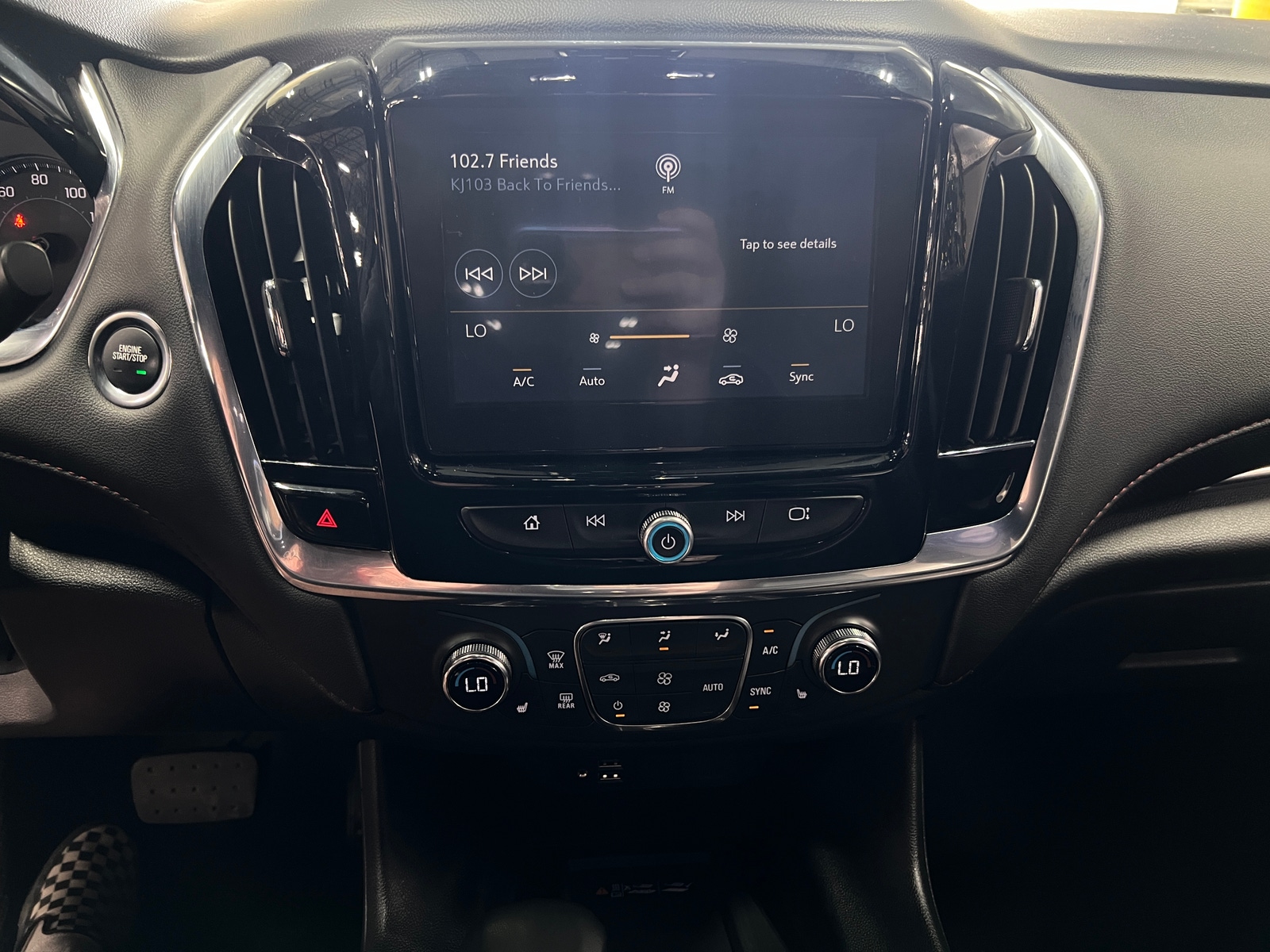 Thumbnail: 2023 Chevrolet Traverse - 3