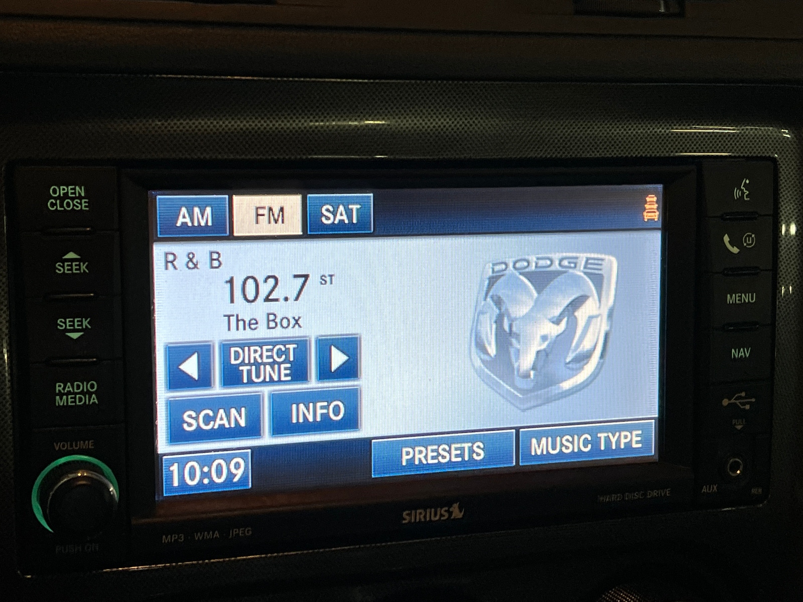 Thumbnail: 2010 Dodge Challenger - 2