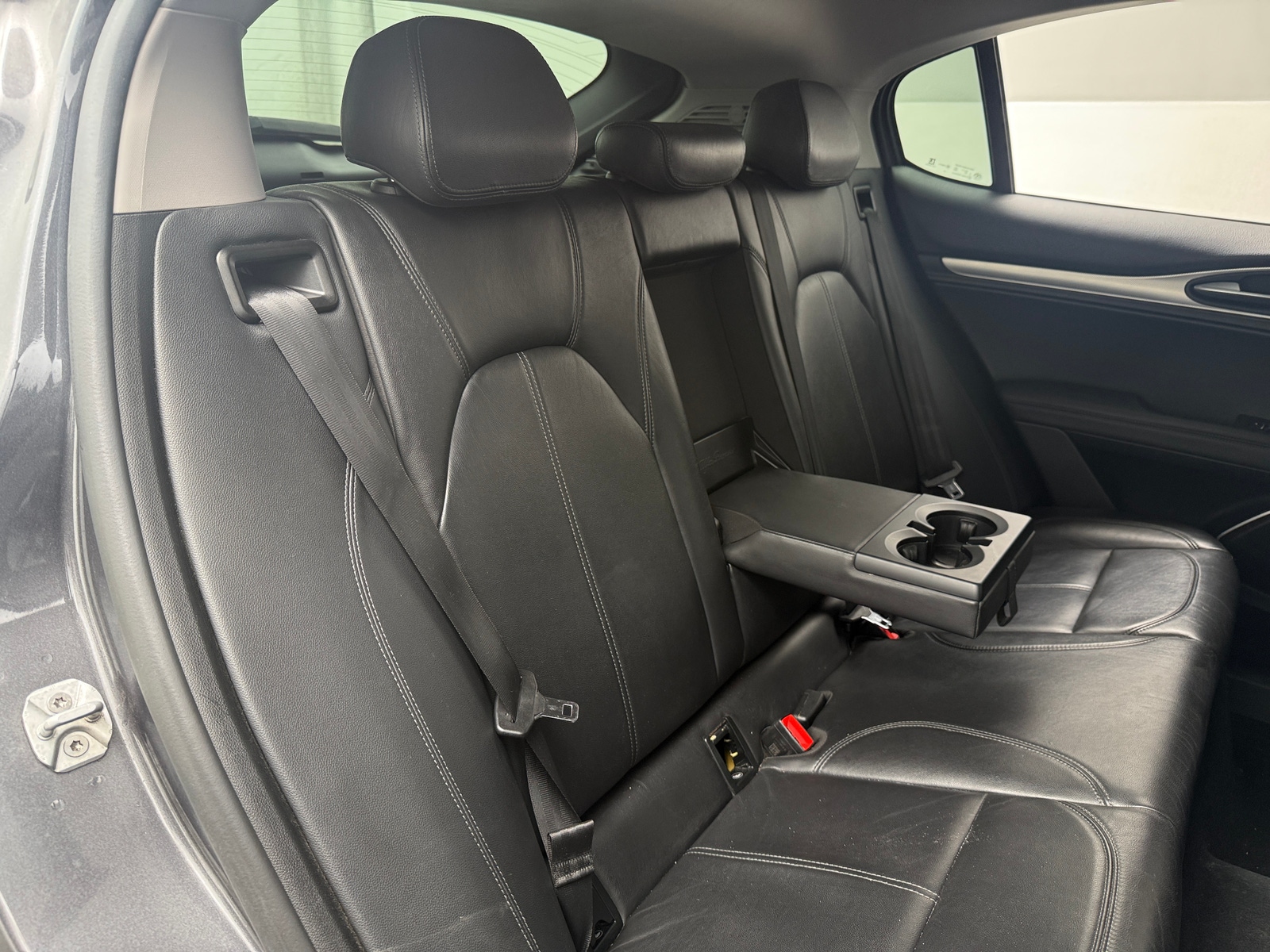 Thumbnail: 2018 Alfa Romeo Stelvio - 5