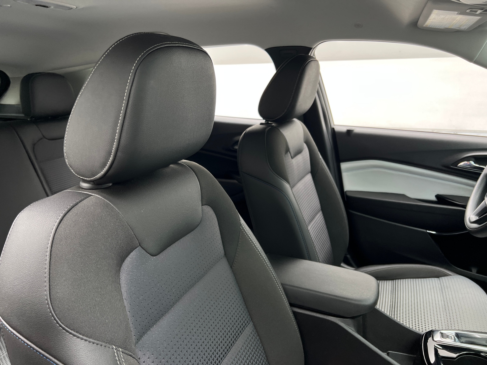 Thumbnail: 2025 Chevrolet Trax - 2