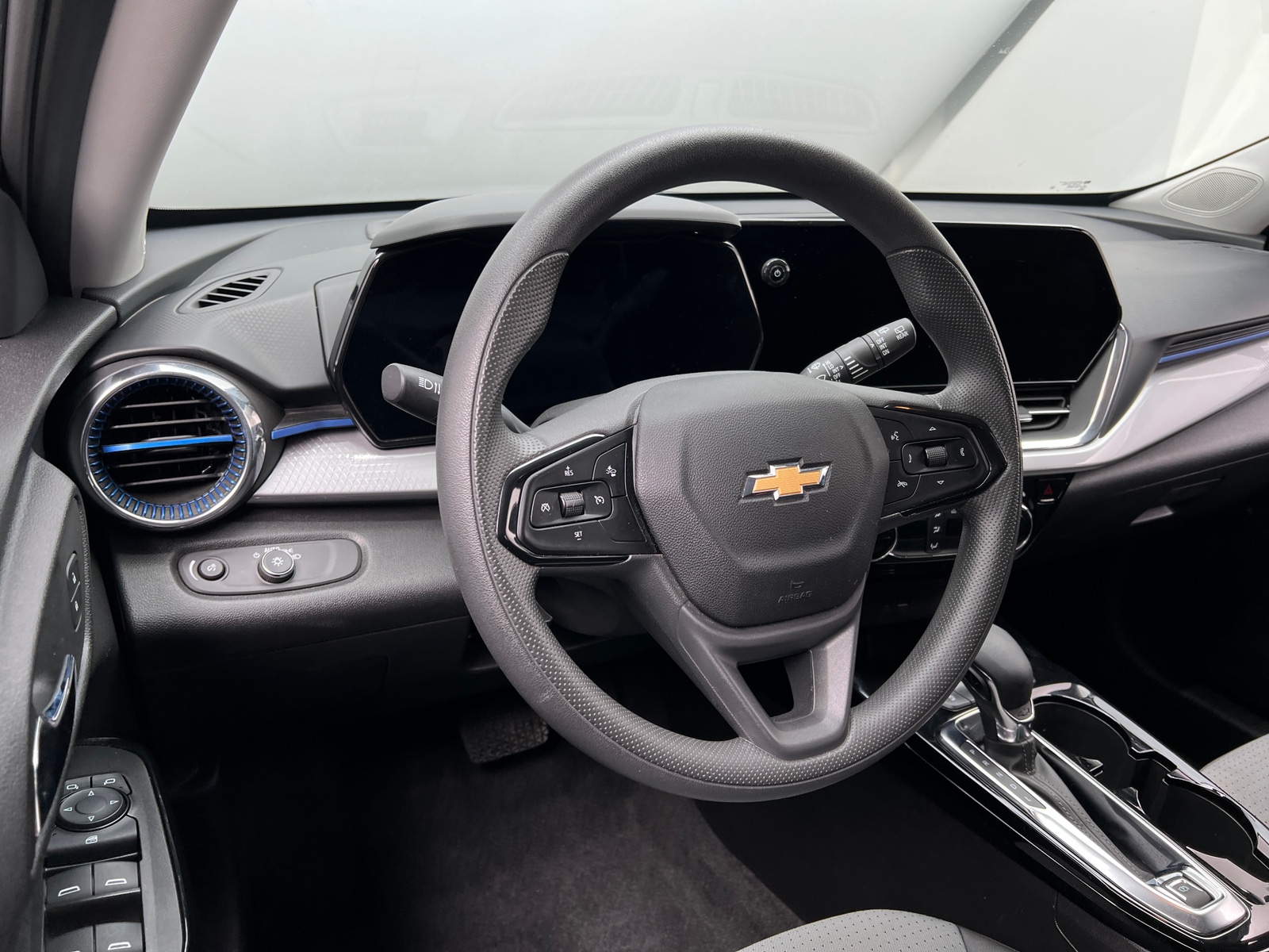 Thumbnail: 2025 Chevrolet Trax - 5