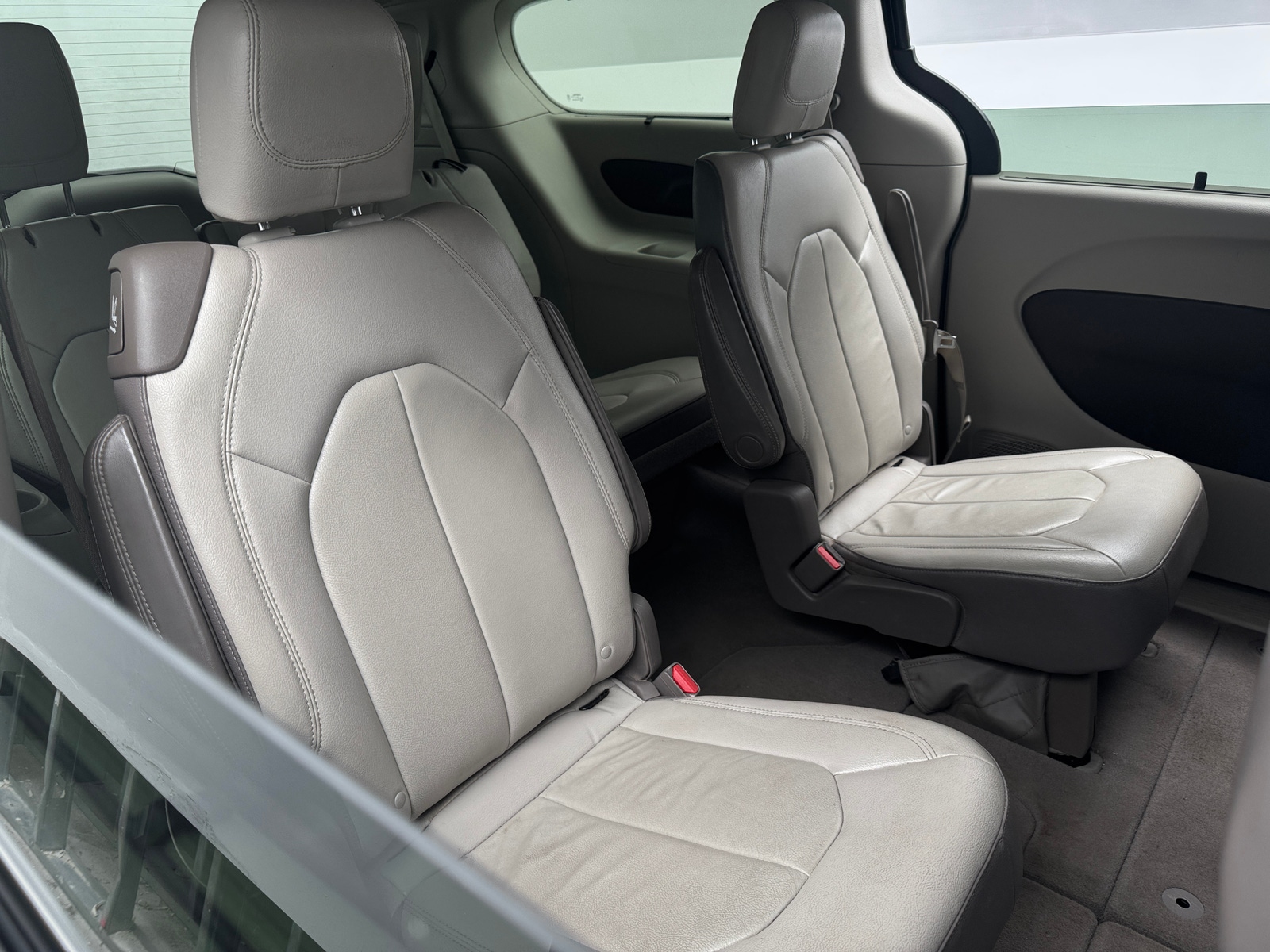 Thumbnail: 2017 Chrysler Pacifica - 5