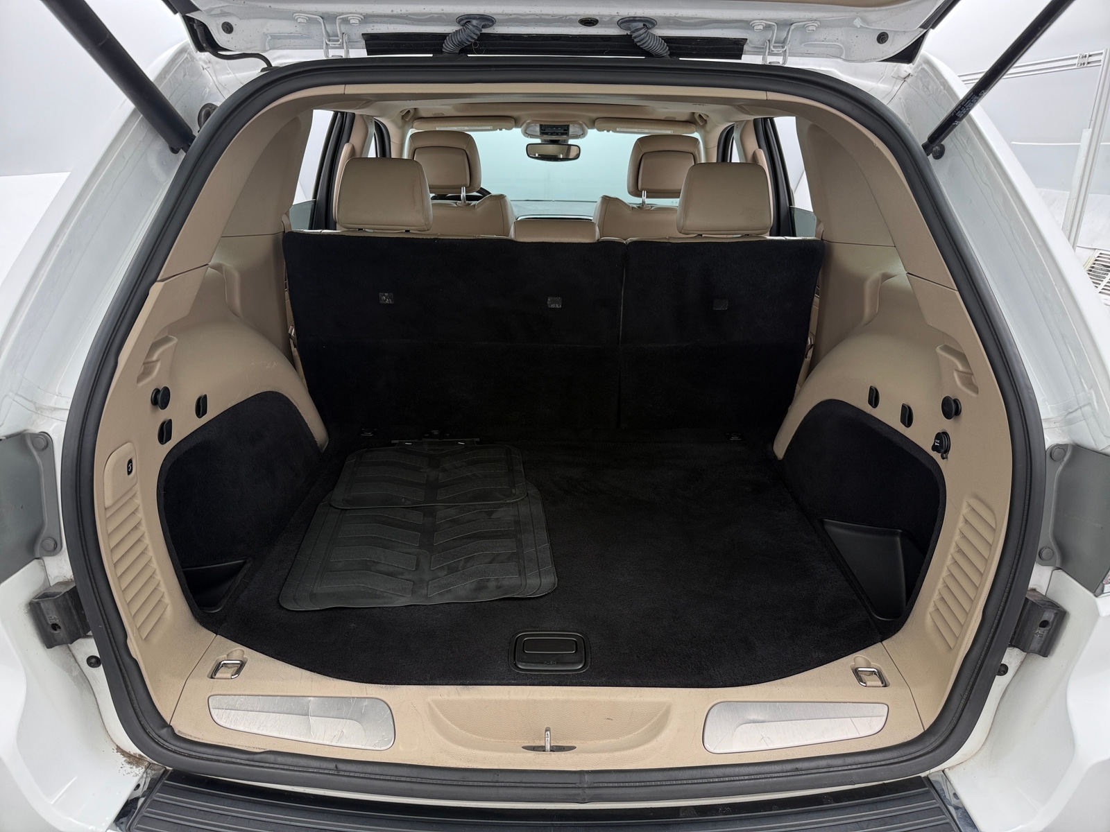 Thumbnail: 2019 Jeep Grand Cherokee - 6