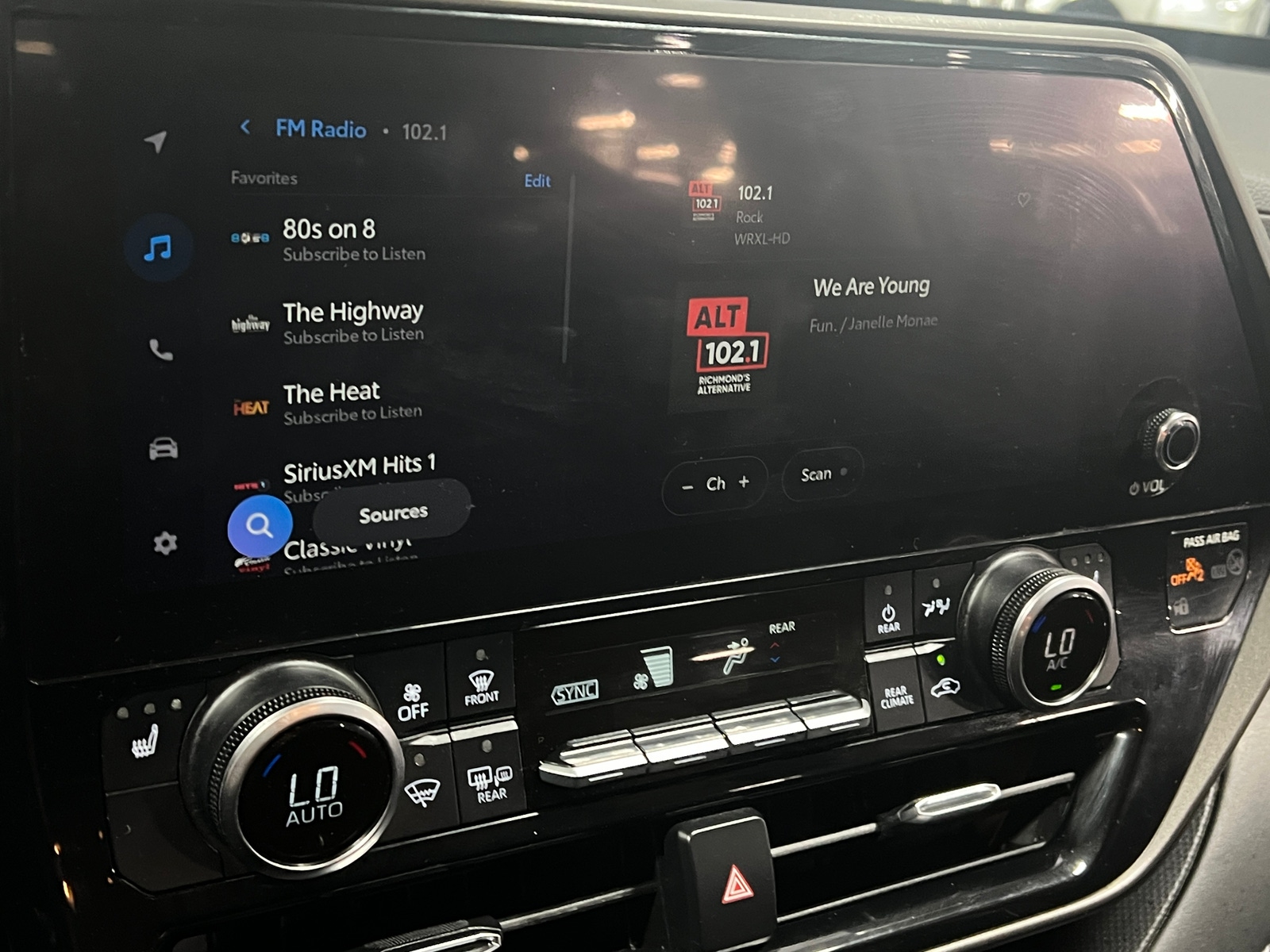 Thumbnail: 2023 Toyota Highlander - 3